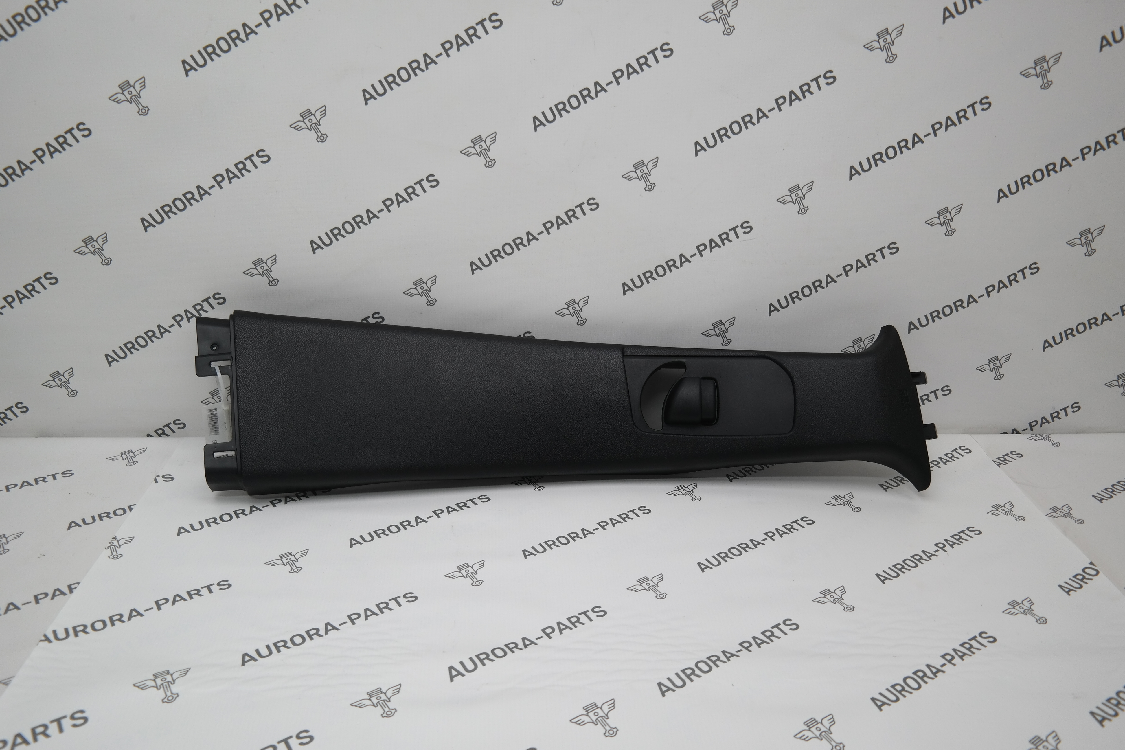 Обшивка стойки B верхняя RH Jeep Grand Cherokee