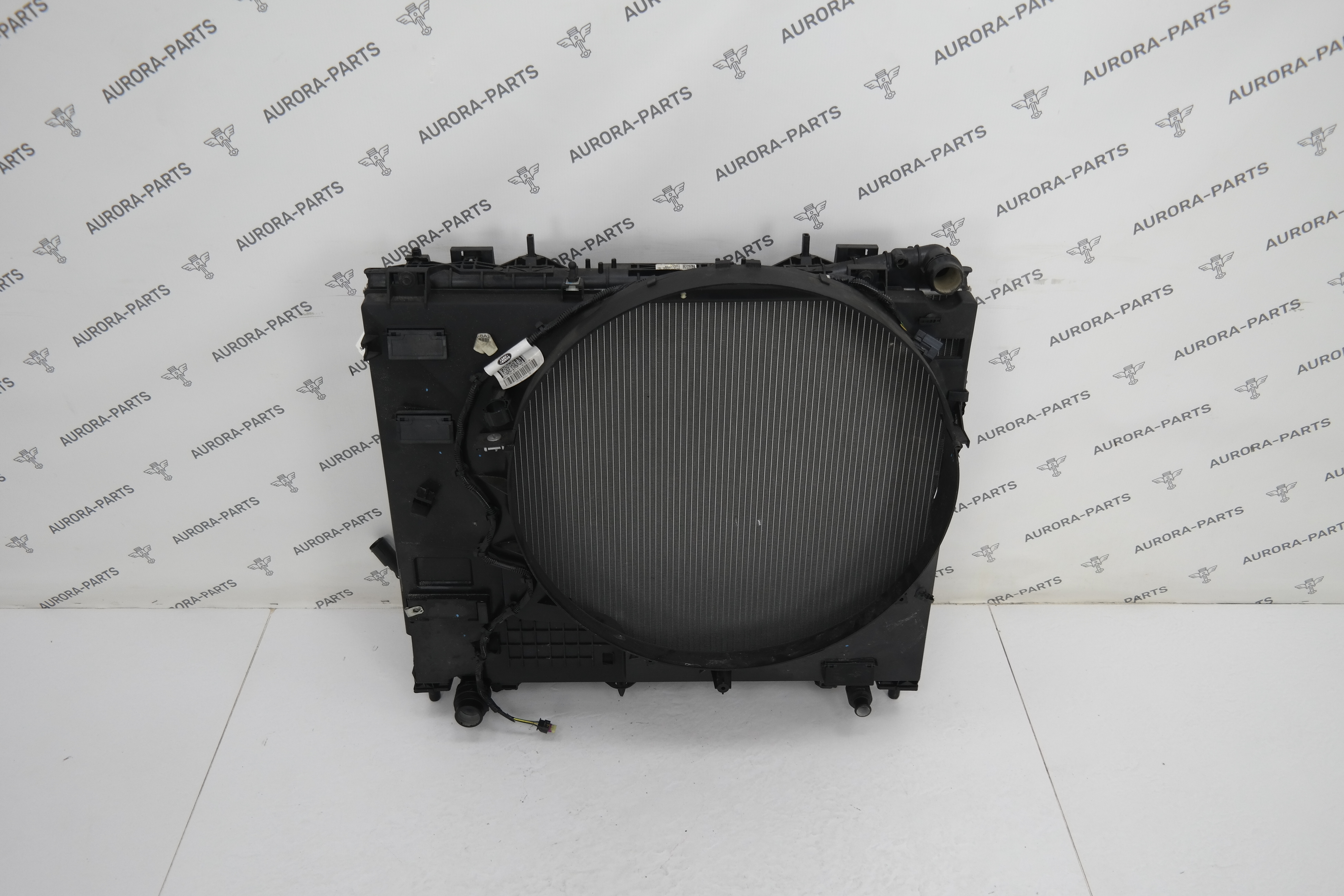 Кассета радиаторов в сборе 5.0 Бензин AJ133 (комплектация с передним вентилятором) Land Rover Range Rover 30DDTX