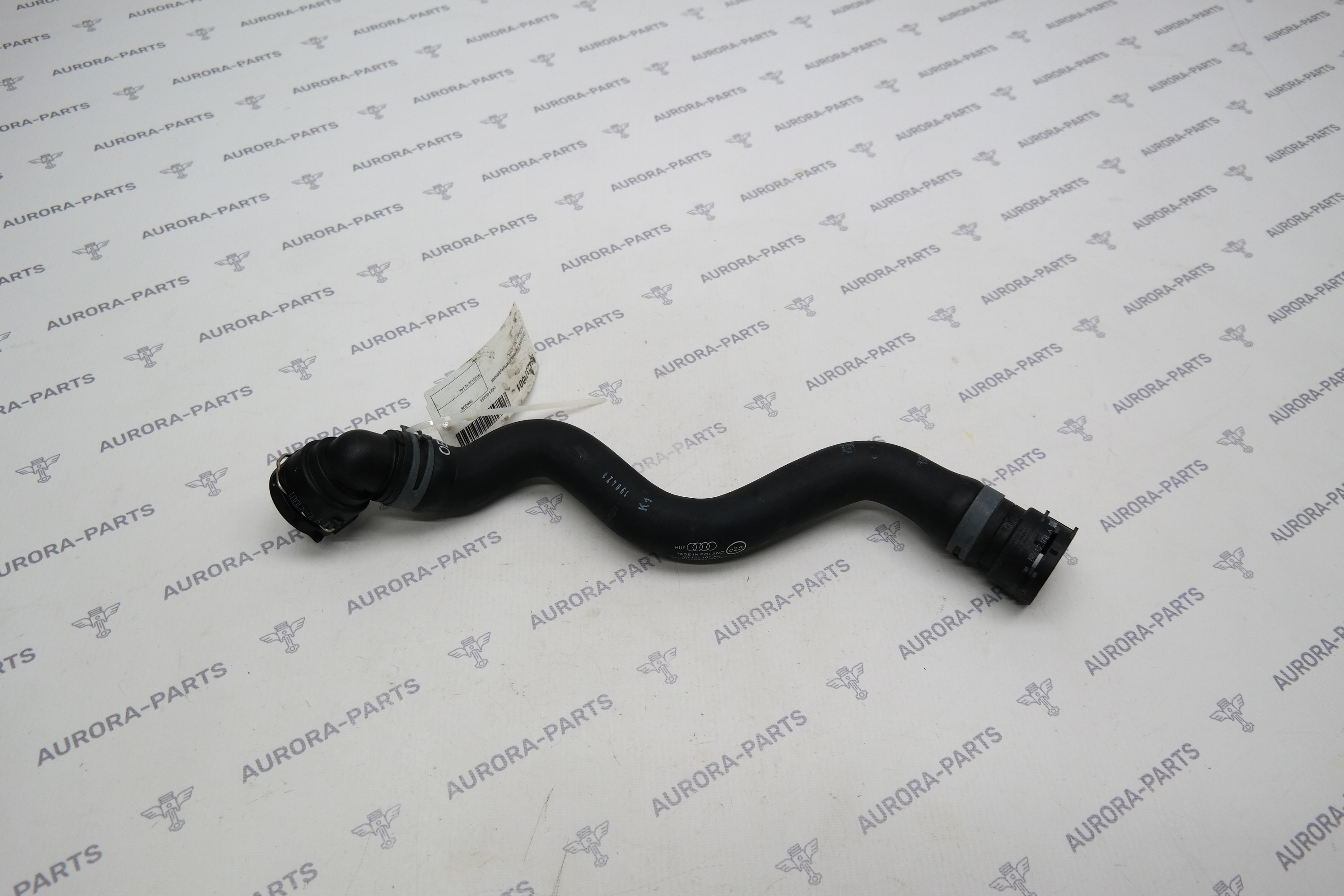 Патрубок системы охлаждения Audi A4