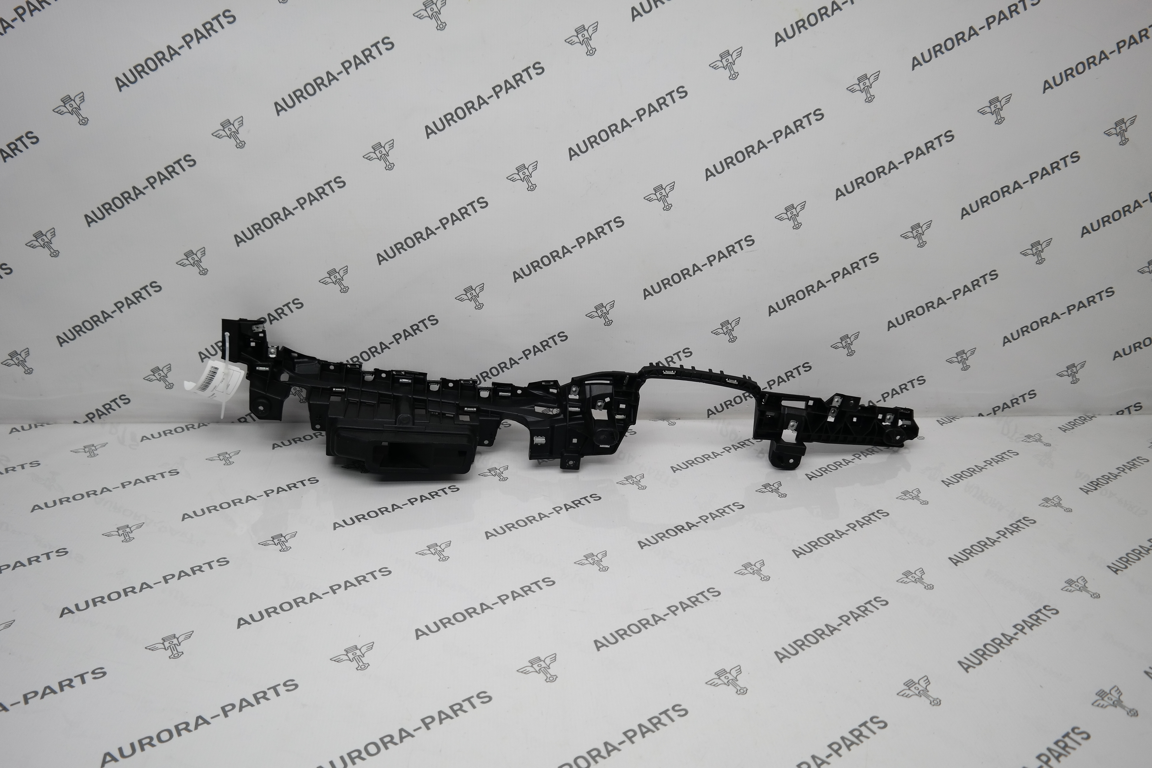 Кронштейн крепления панели приборов VW Touareg