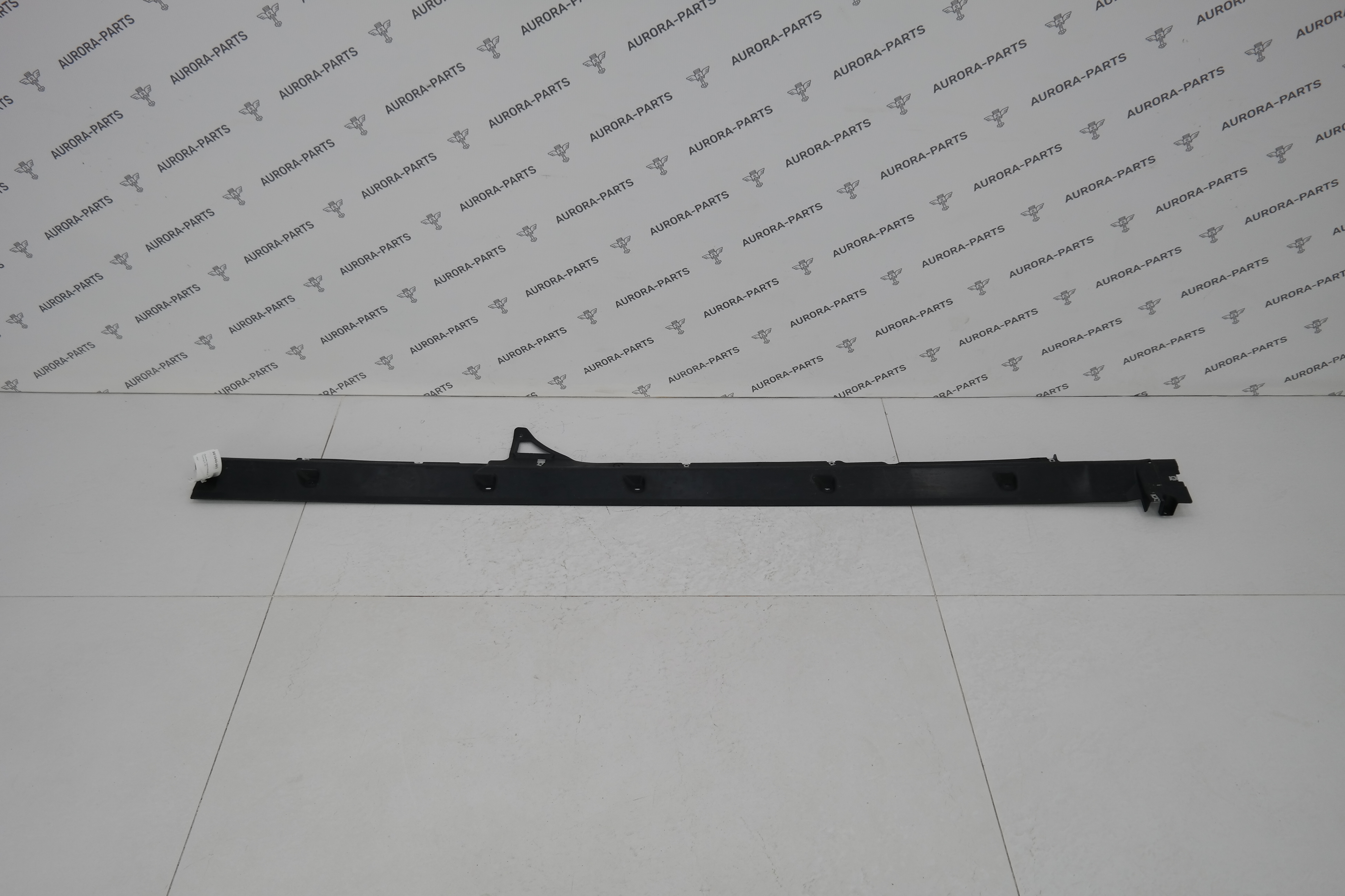 Пыльник порога нижний LH VW Touareg