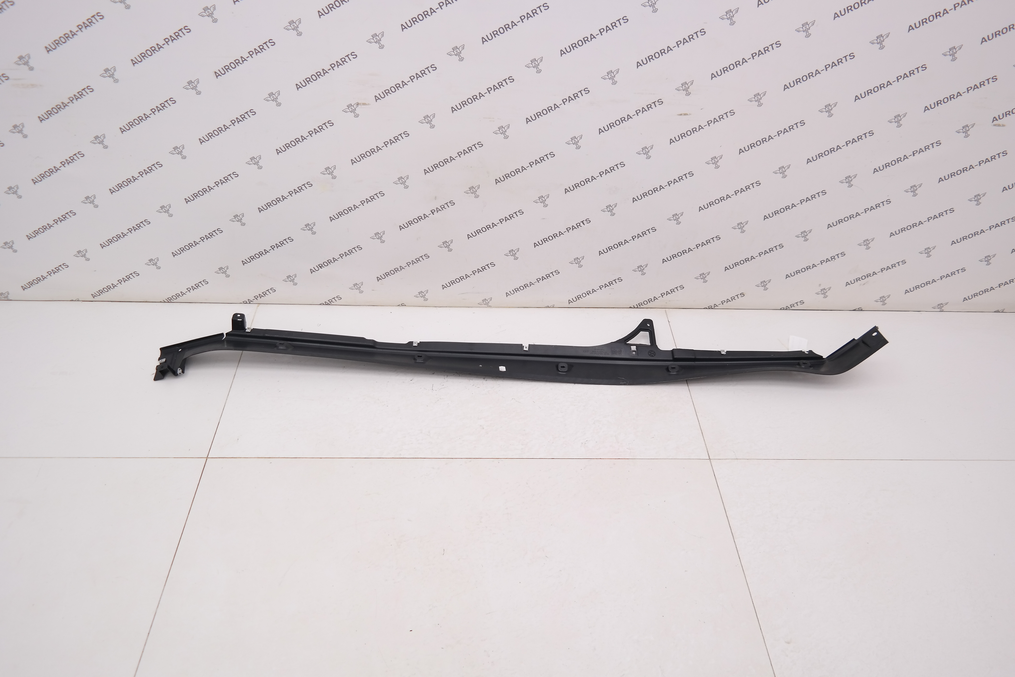 Пыльник порога нижний LH VW Touareg