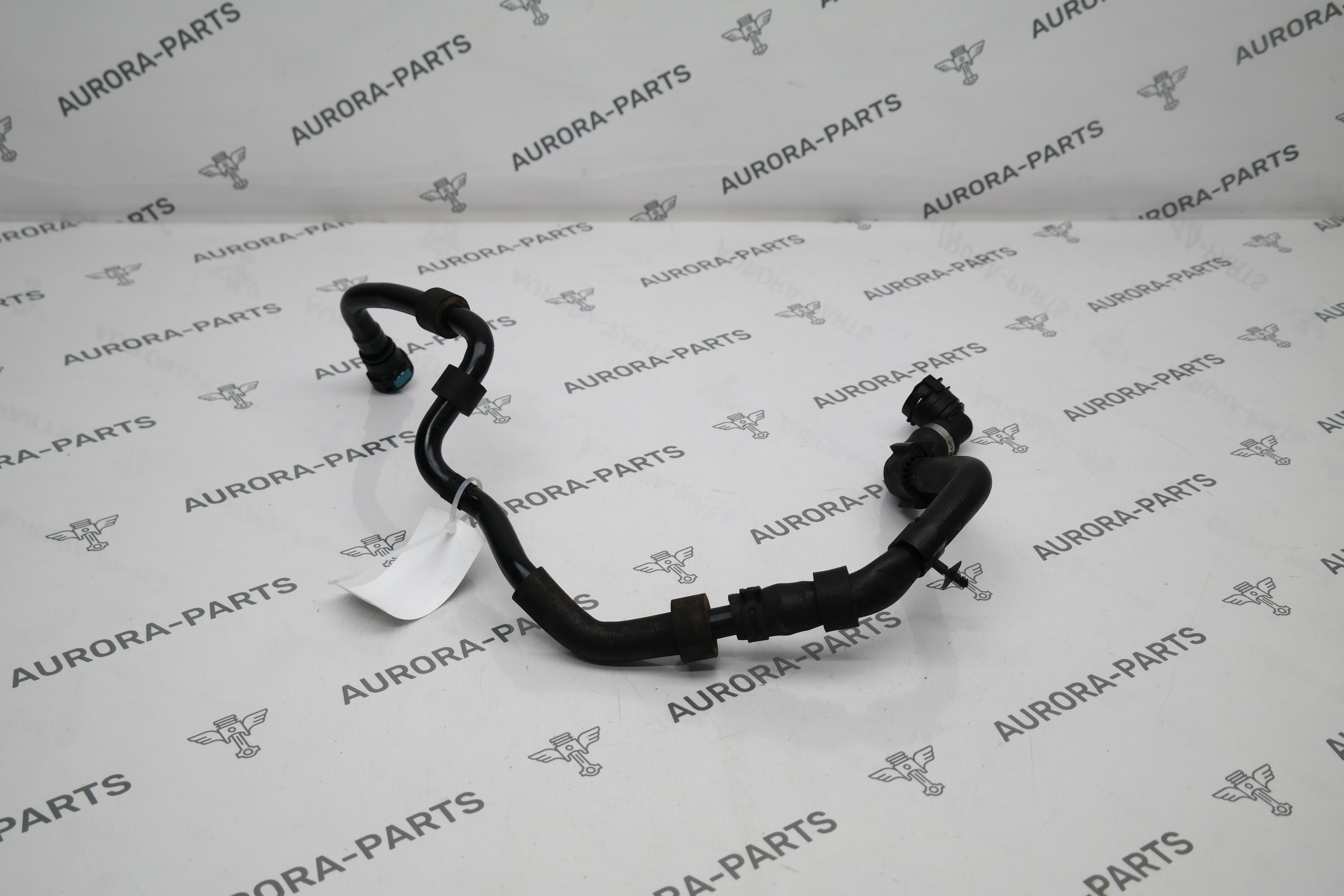 Шланг дополнительного радиатора Land Rover Defender