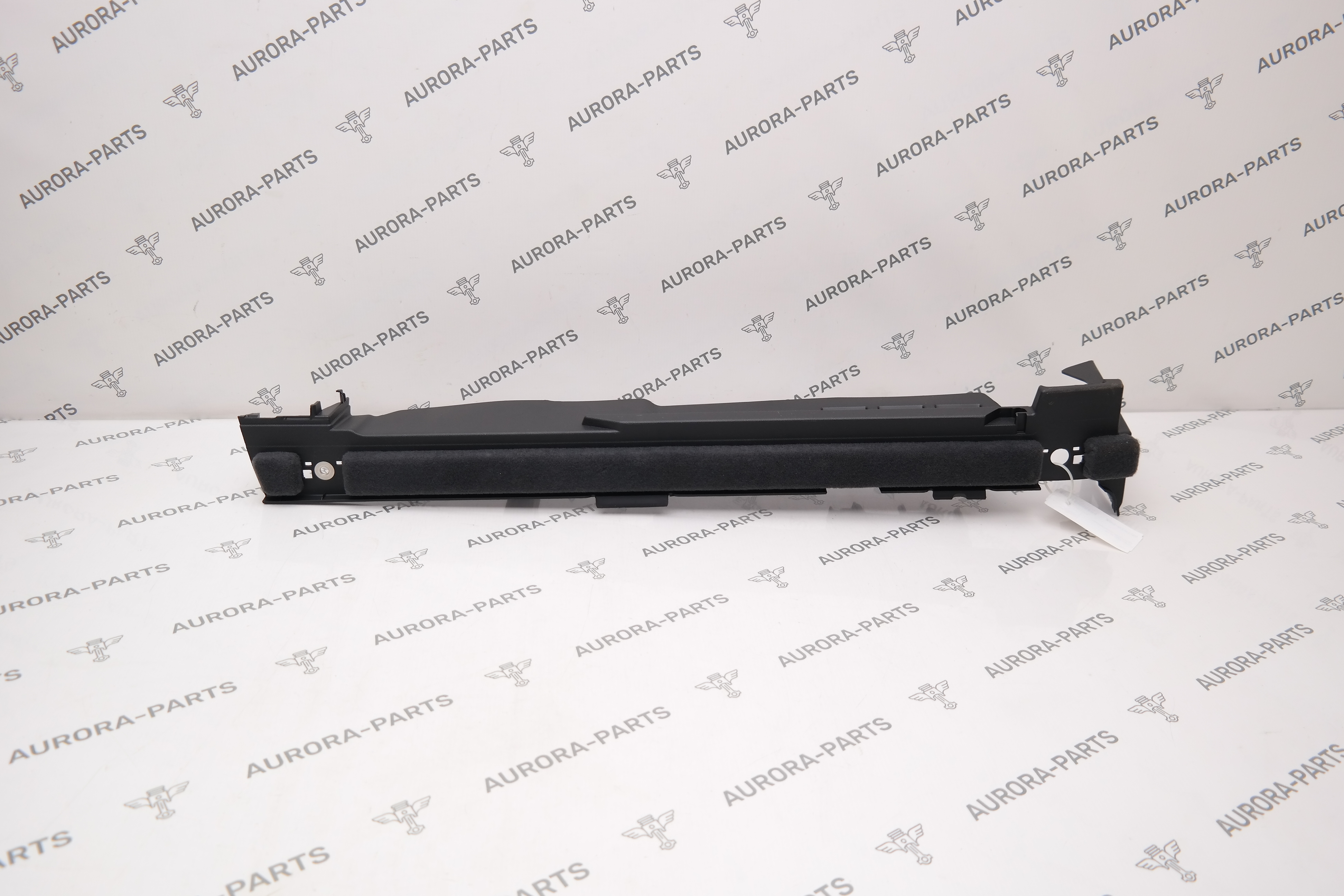 Опора пола багажника RH VW Touareg