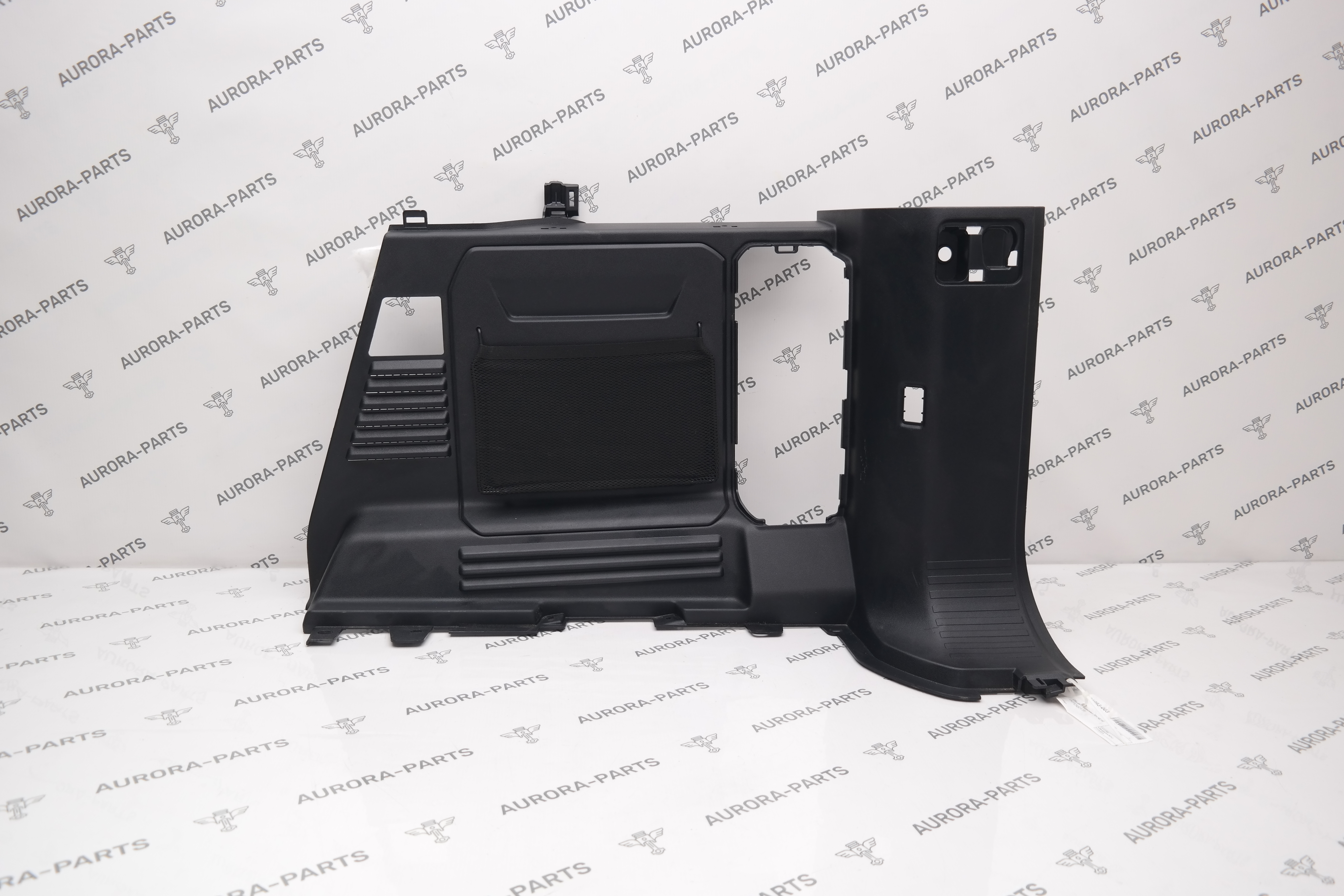 Обшивка багажника RН Land Rover Defender