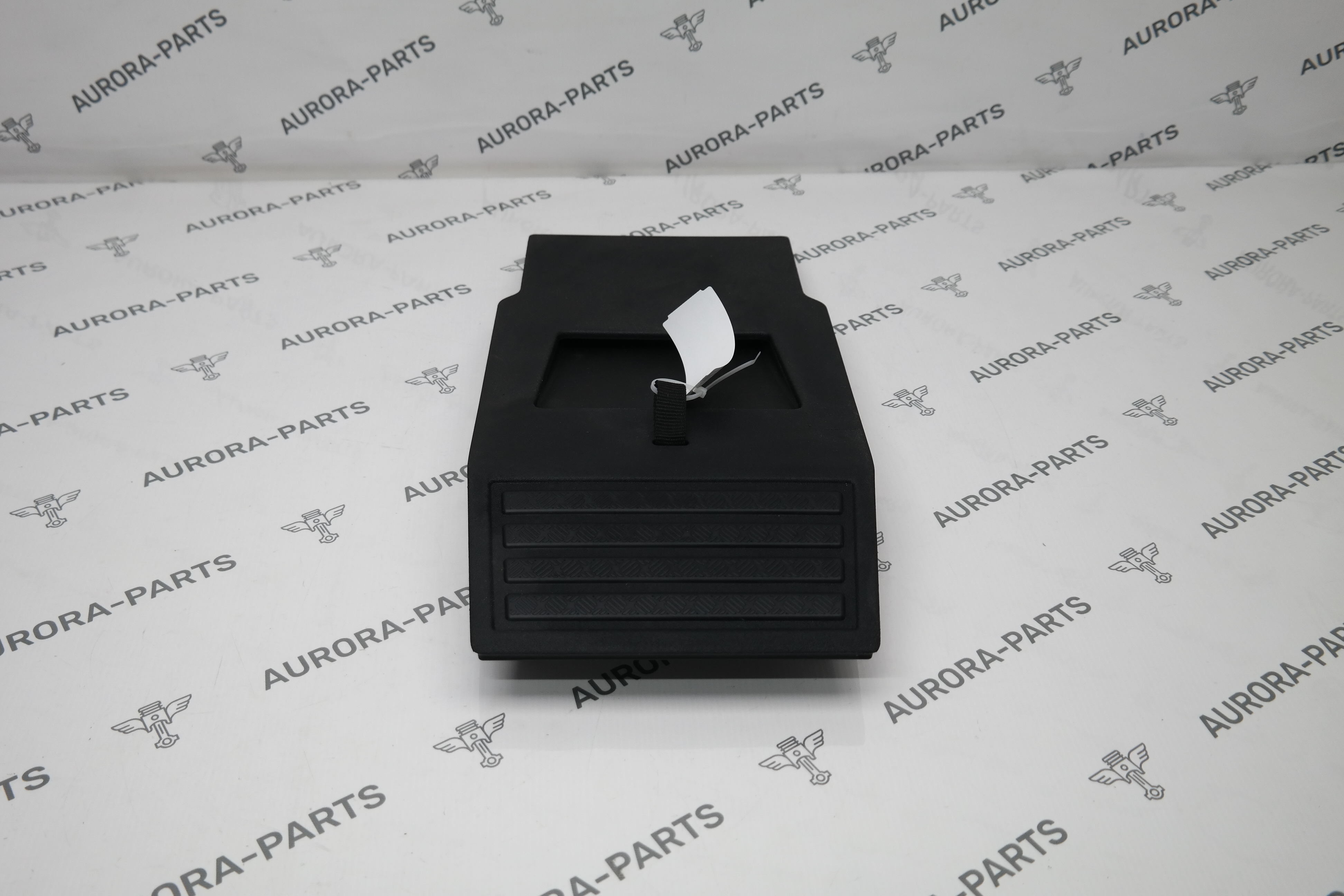 Крышка доступа к аккумуляторной батареи Land Rover Defender