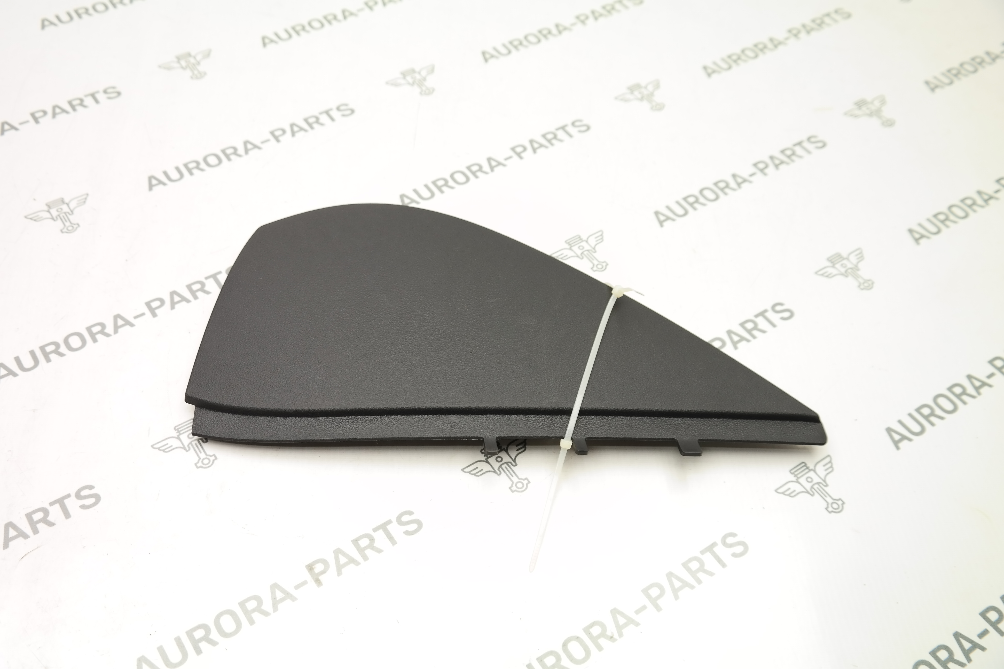 Накладка торпеды LH VW Touareg