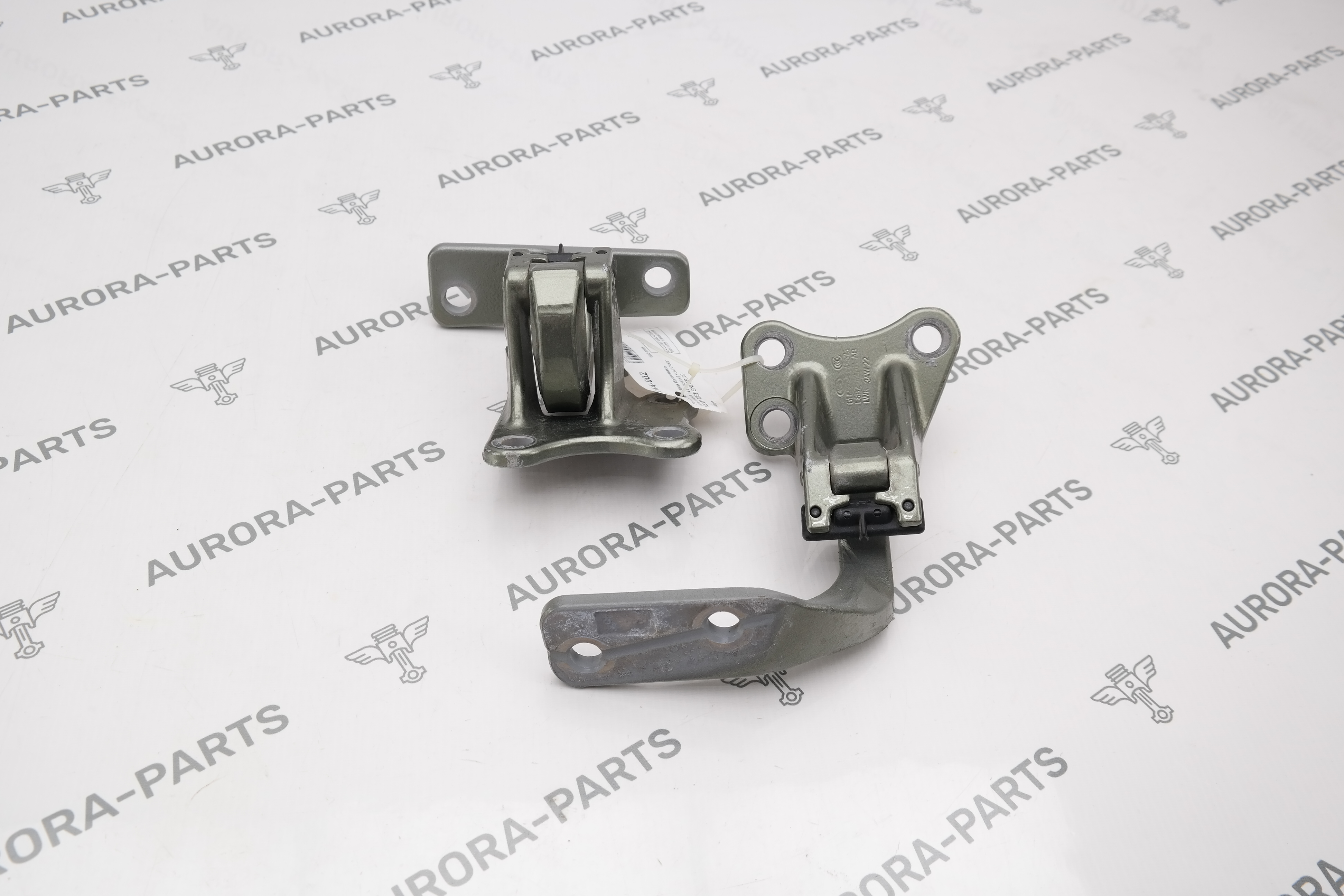 Петля крышки багажника (верхняя и нижняя) комплект Land Rover Defender