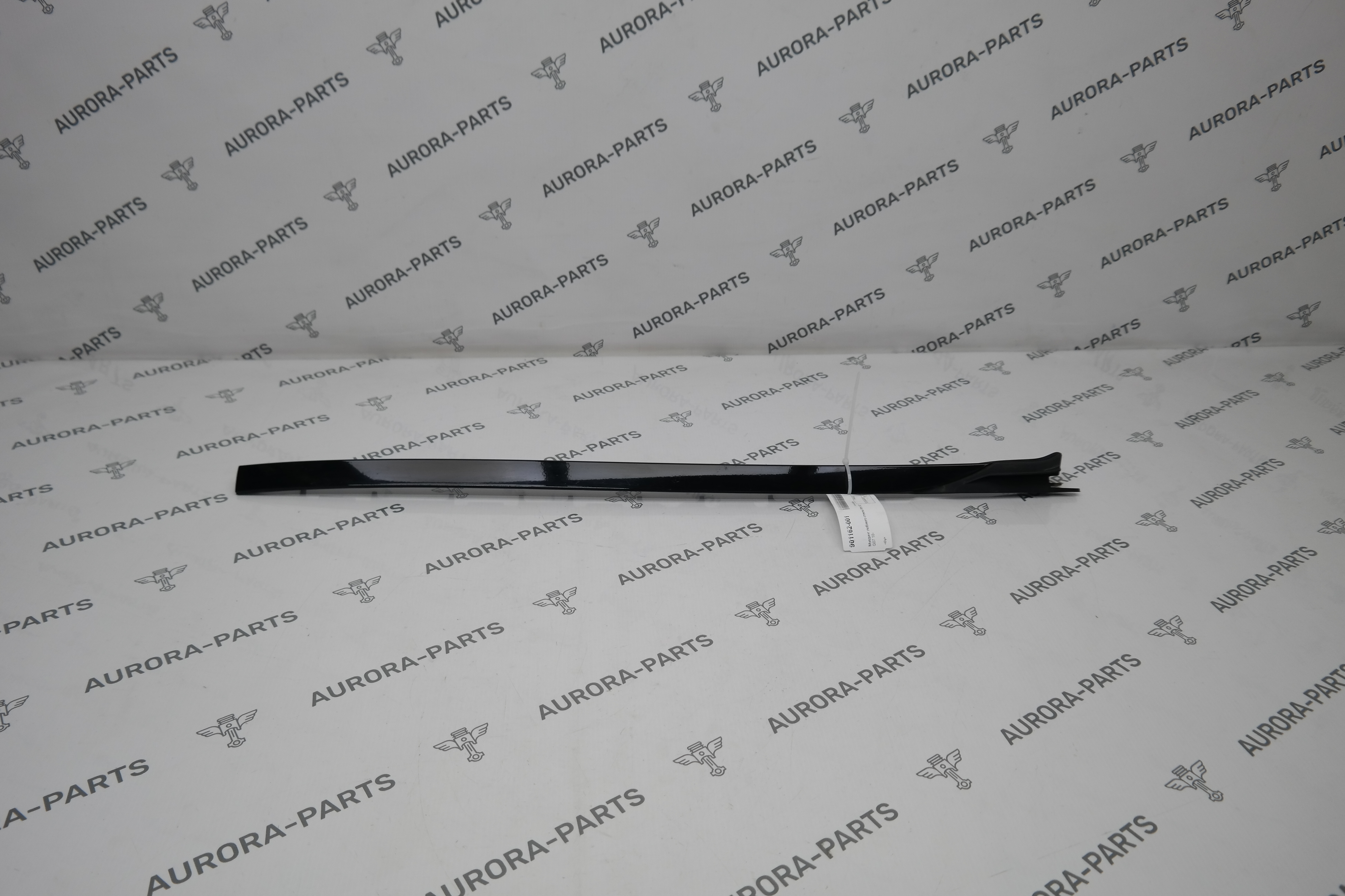 Молдинг лобового стекла RH BMW X7