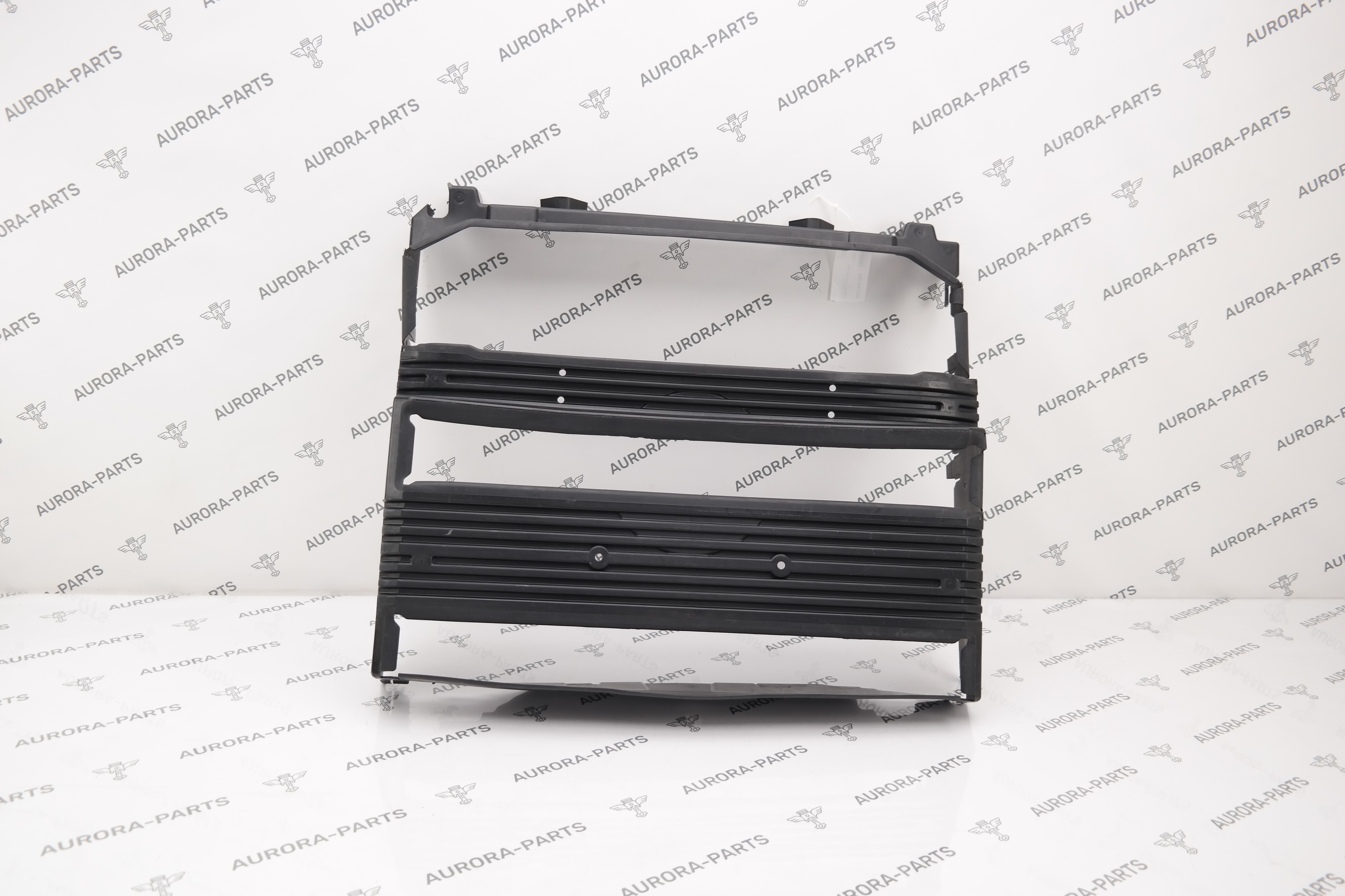 Дефлектор радиатора Land Rover Defender