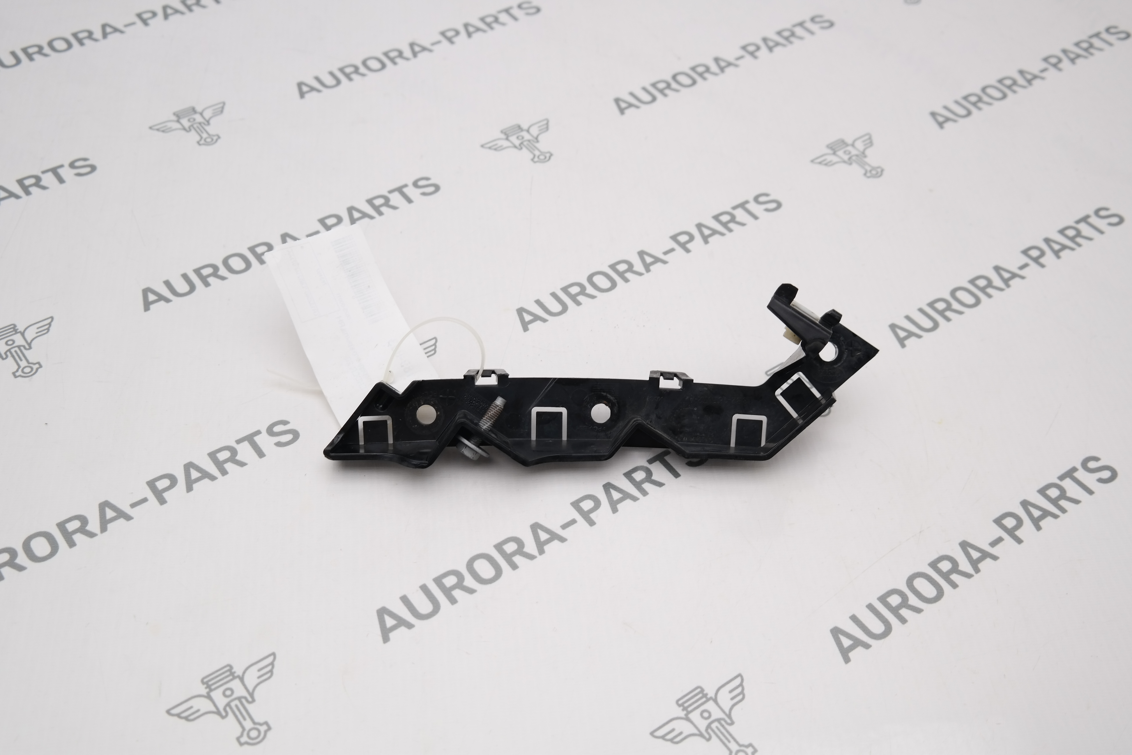 Кронштейн переднего крыла RН Land Rover Defender