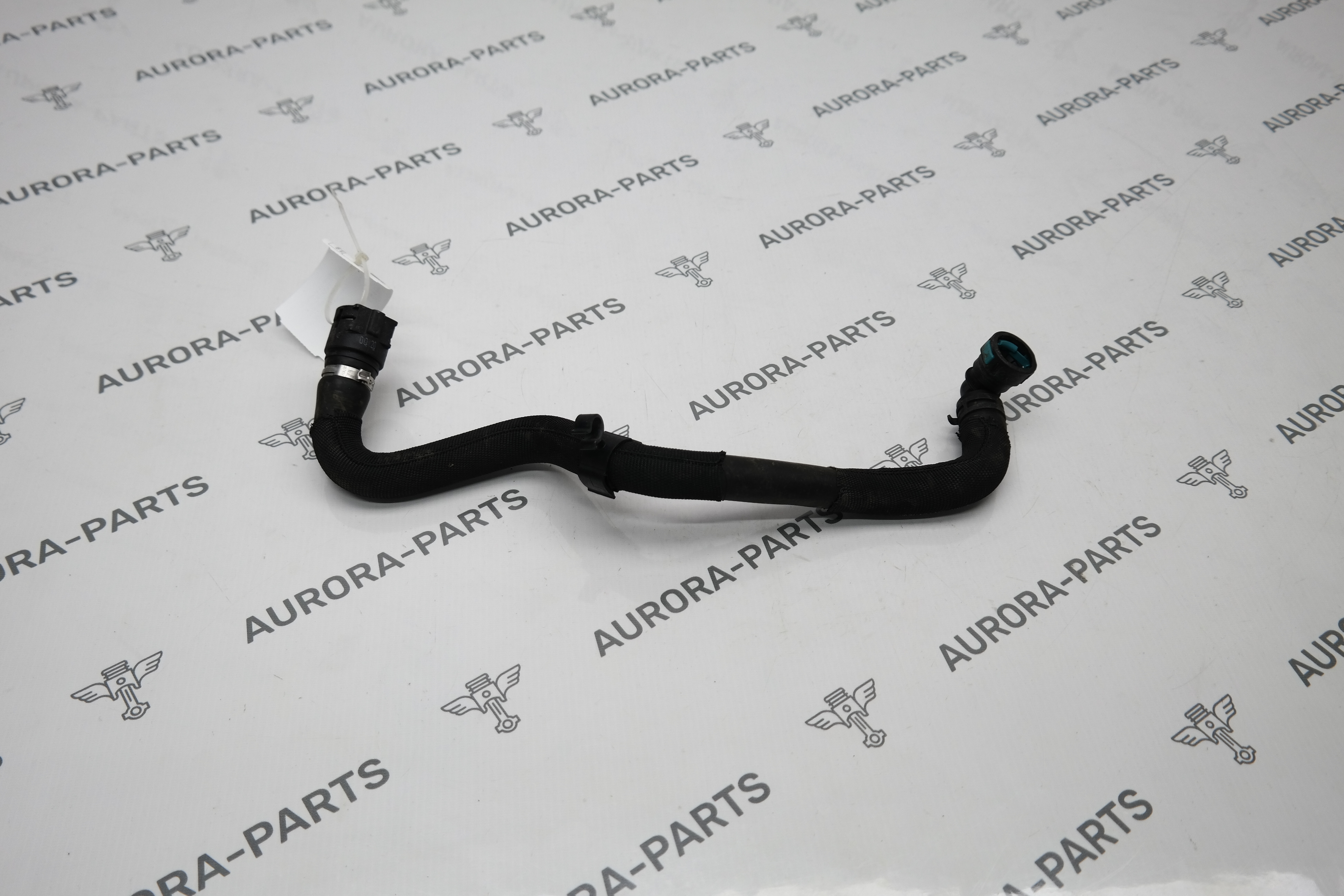 Шланг дополнительного радиатора (нижний) Land Rover Defender