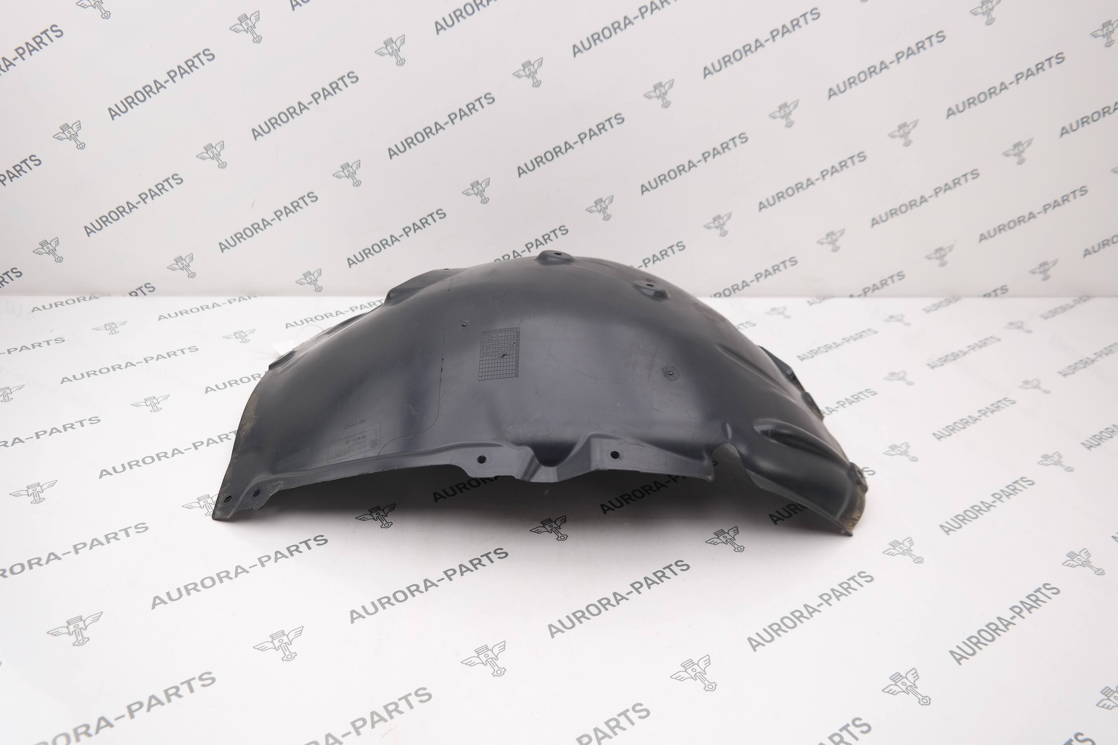 Подкрылок передний задняя часть LH BMW 3-Series