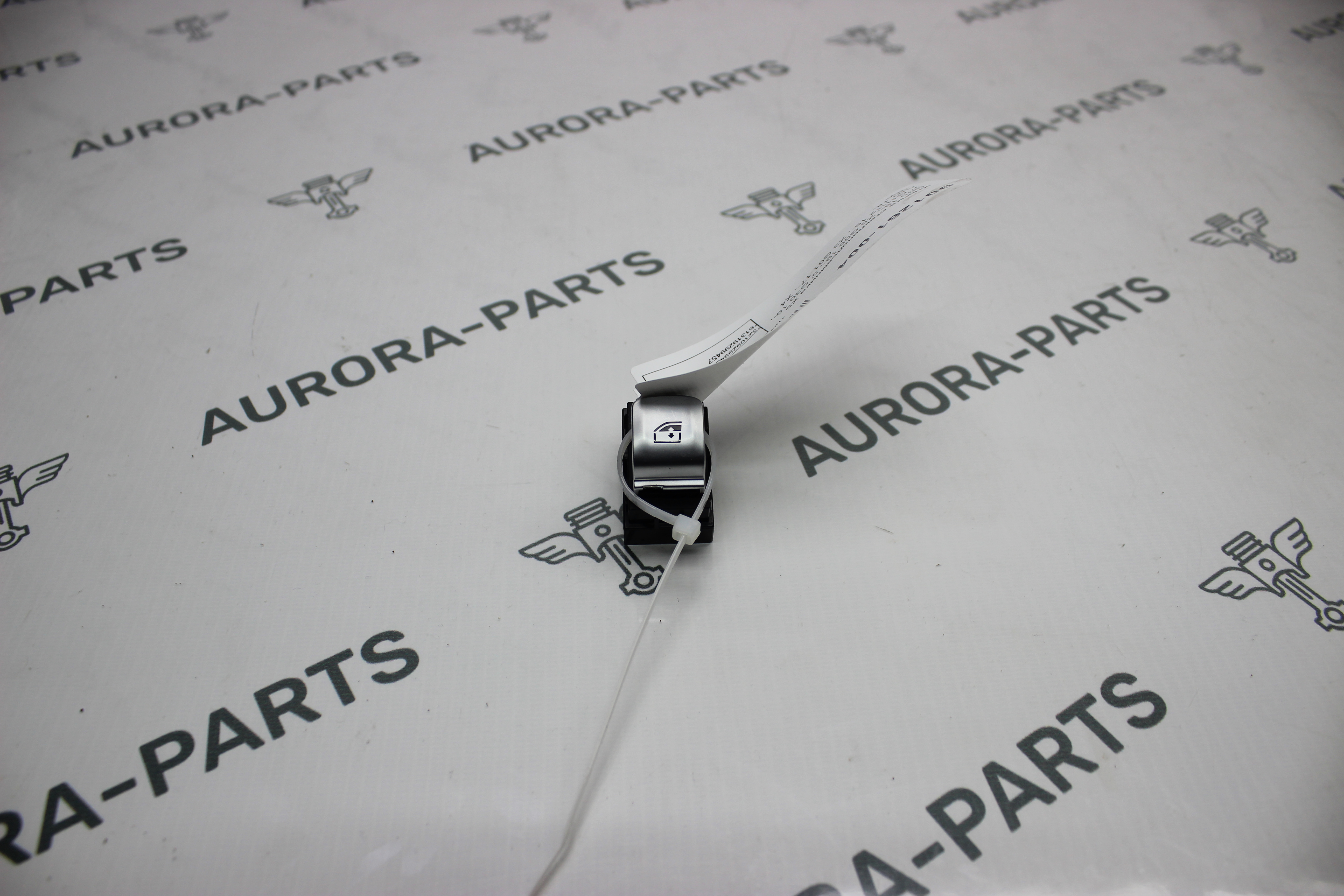 Кнопка стеклоподъемника BMW 3-Series