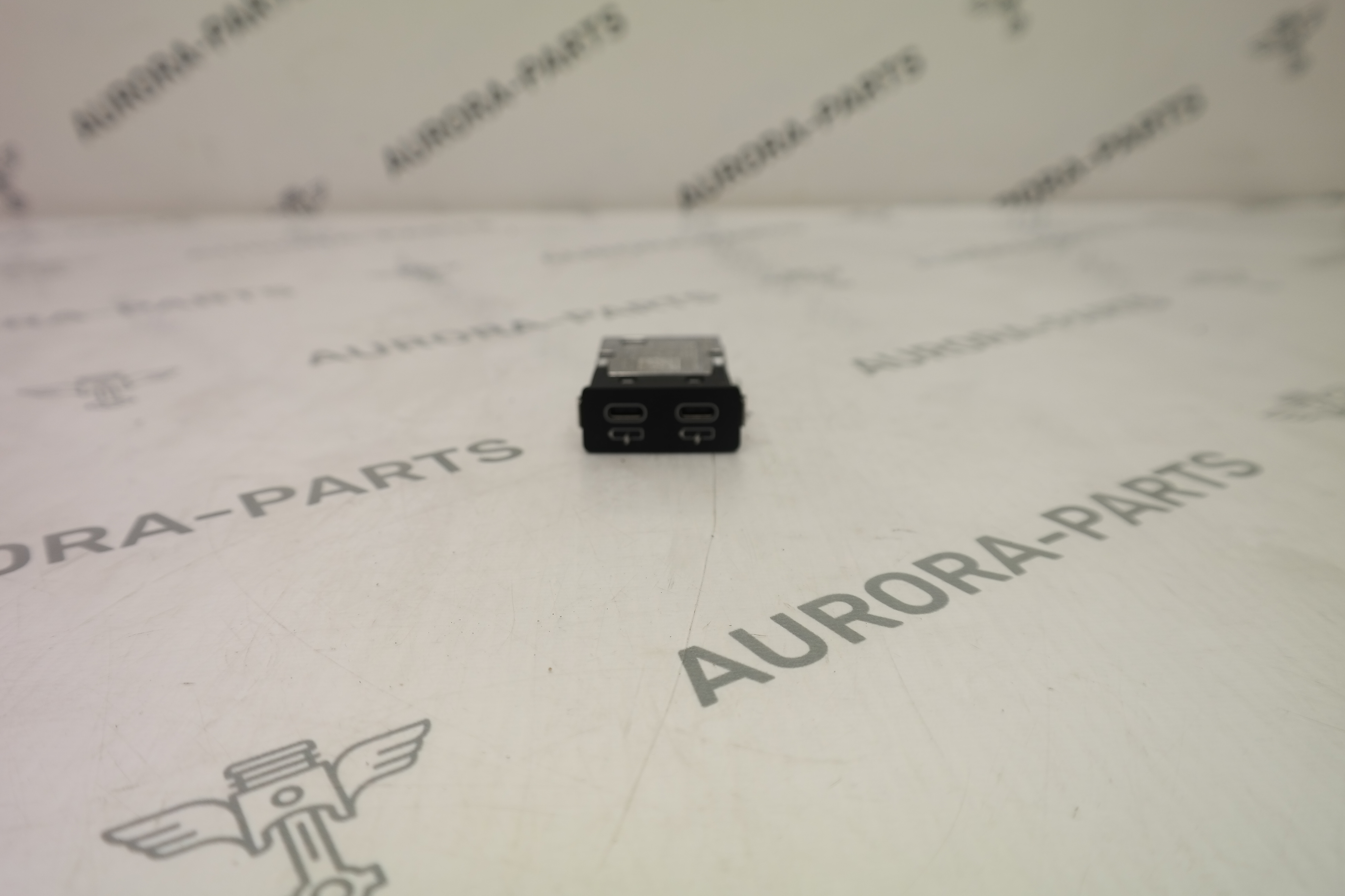 Разъём USB Type-C двойной BMW X5