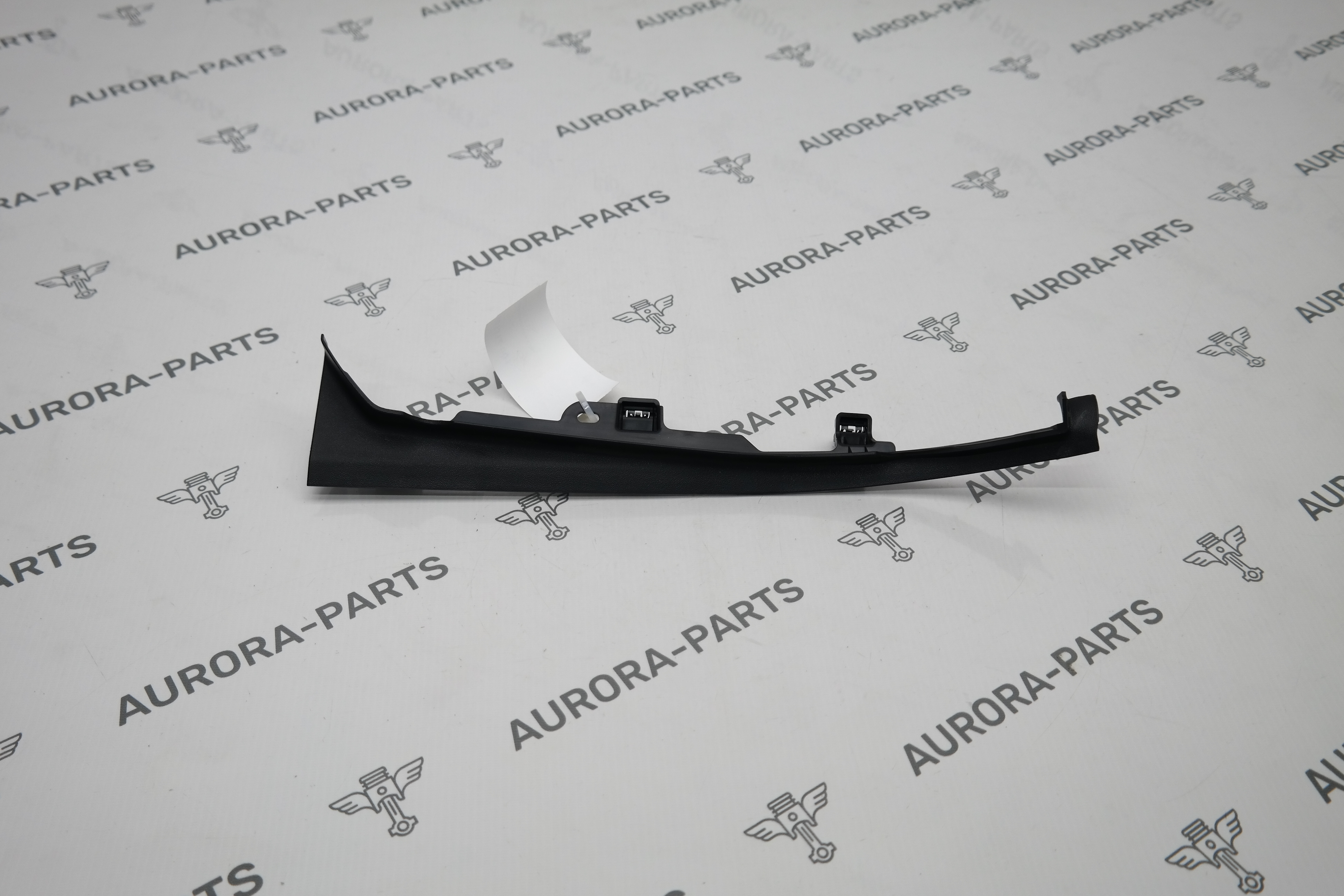 Накладка стойки А RН Land Rover Defender