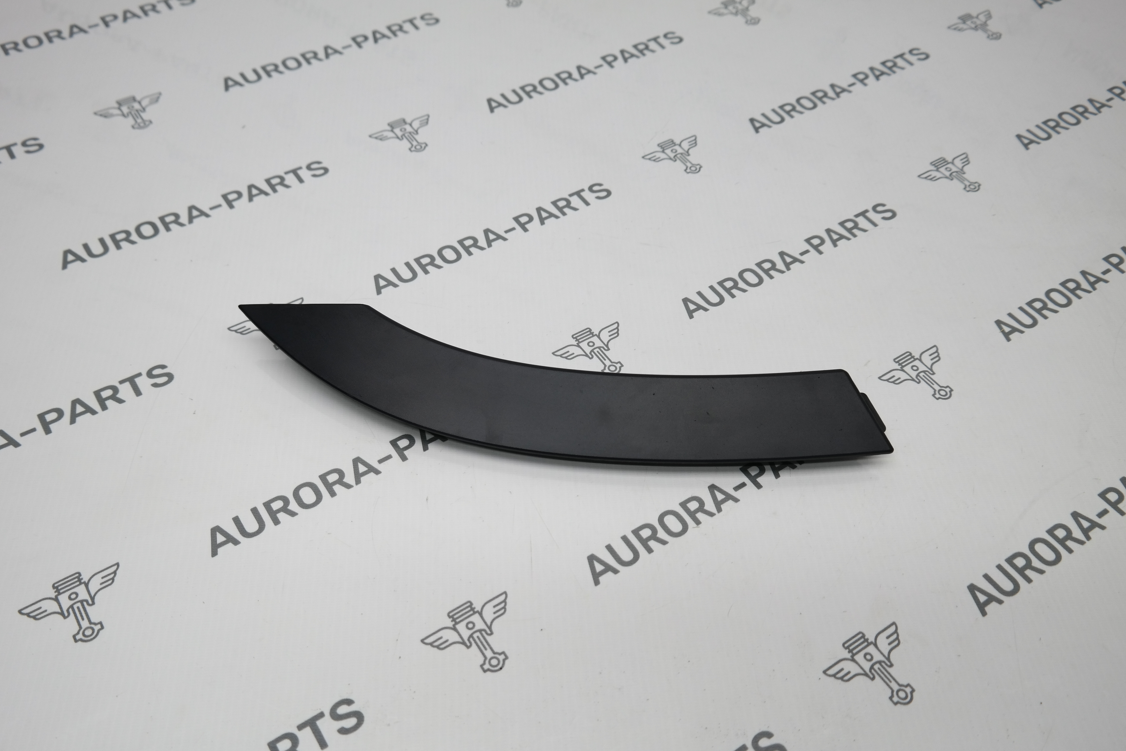 Молдинг двери нижний задний LH Land Rover Defender