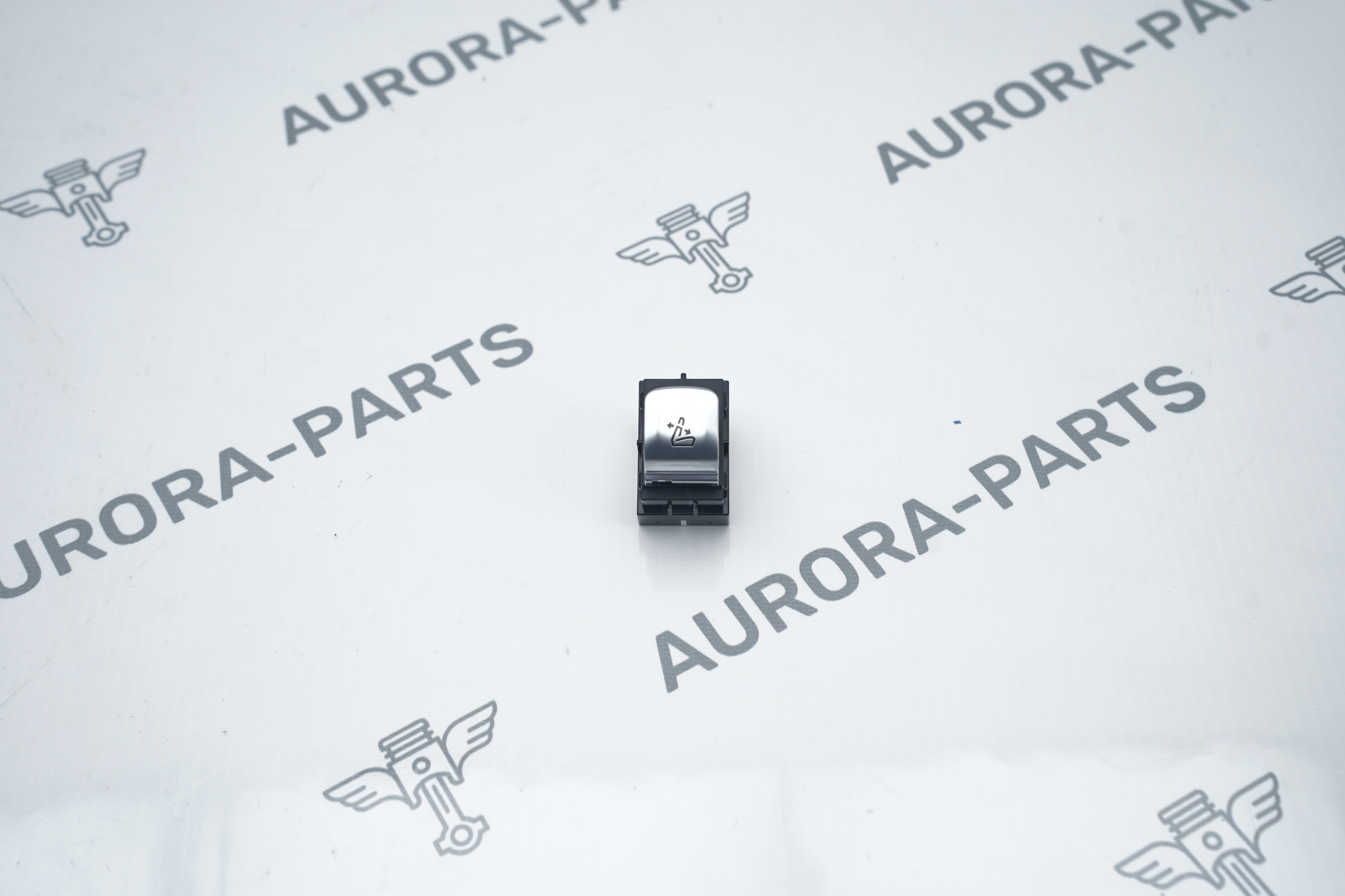 Кнопка управления спинкой заднего сиденья BMW X7