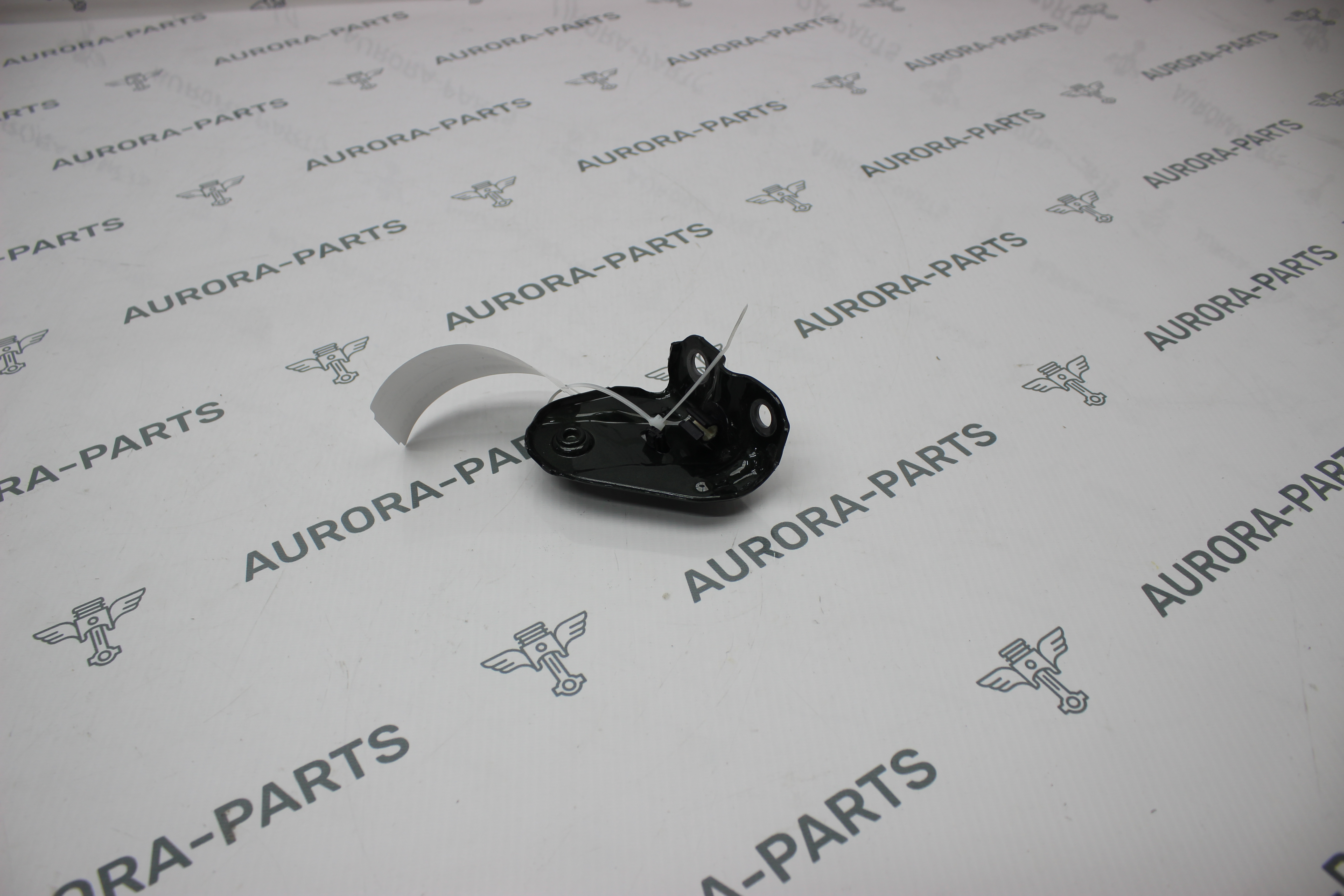 Кронштейн амортизатора капота RН BMW X5