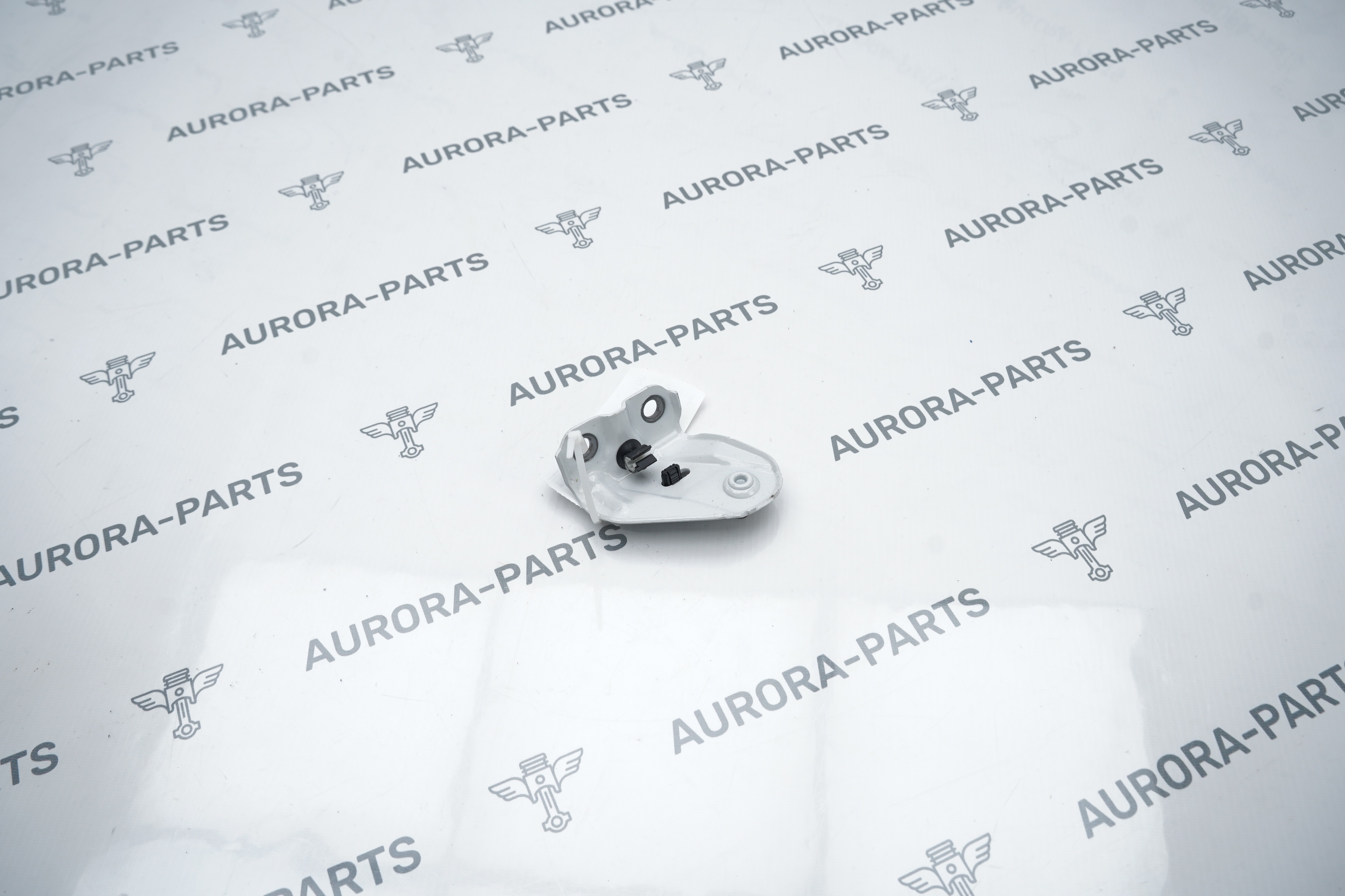 Кронштейн амортизатора капота LН BMW X5