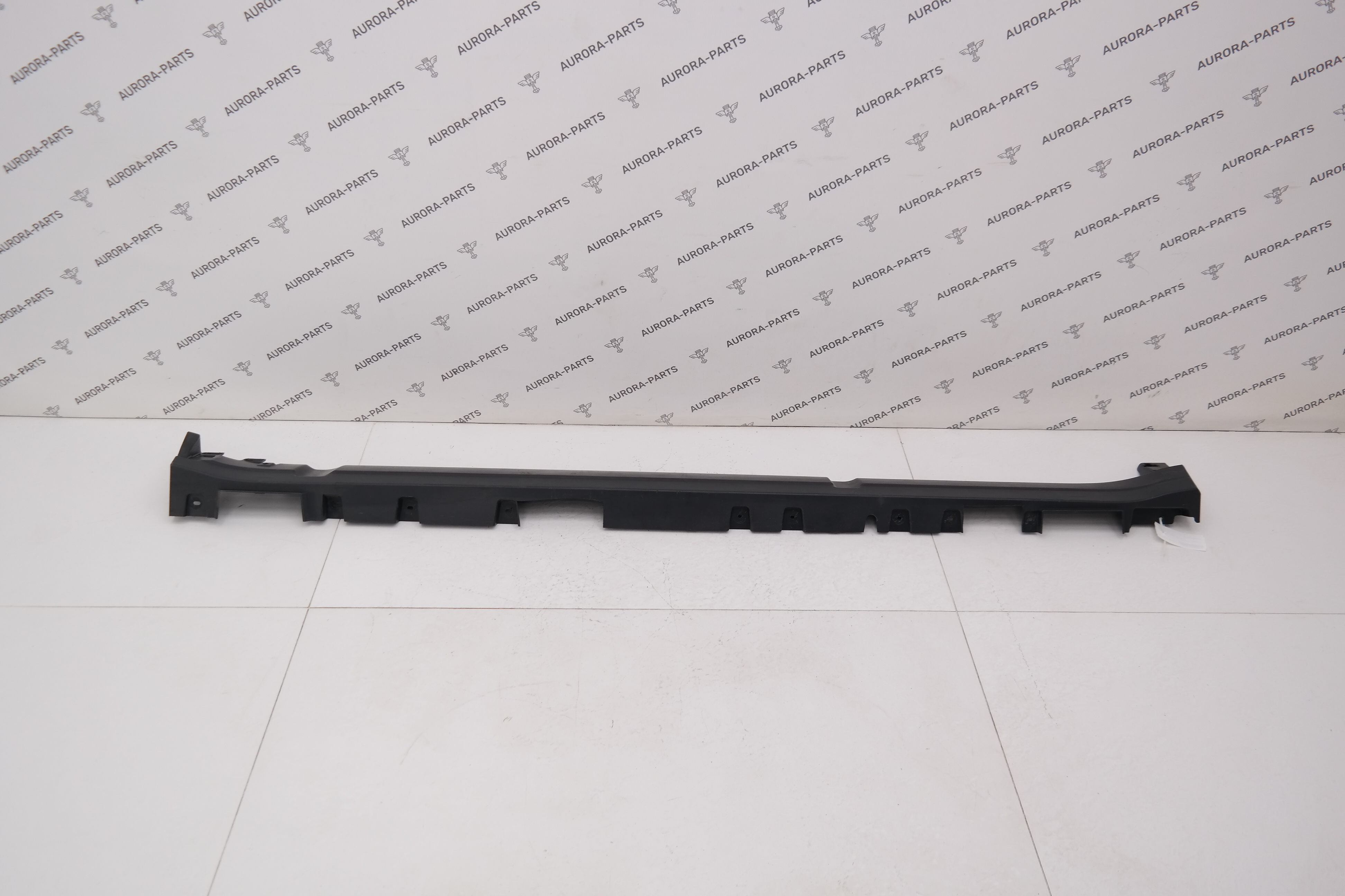 Накладка порога (внешняя) LН Land Rover Defender