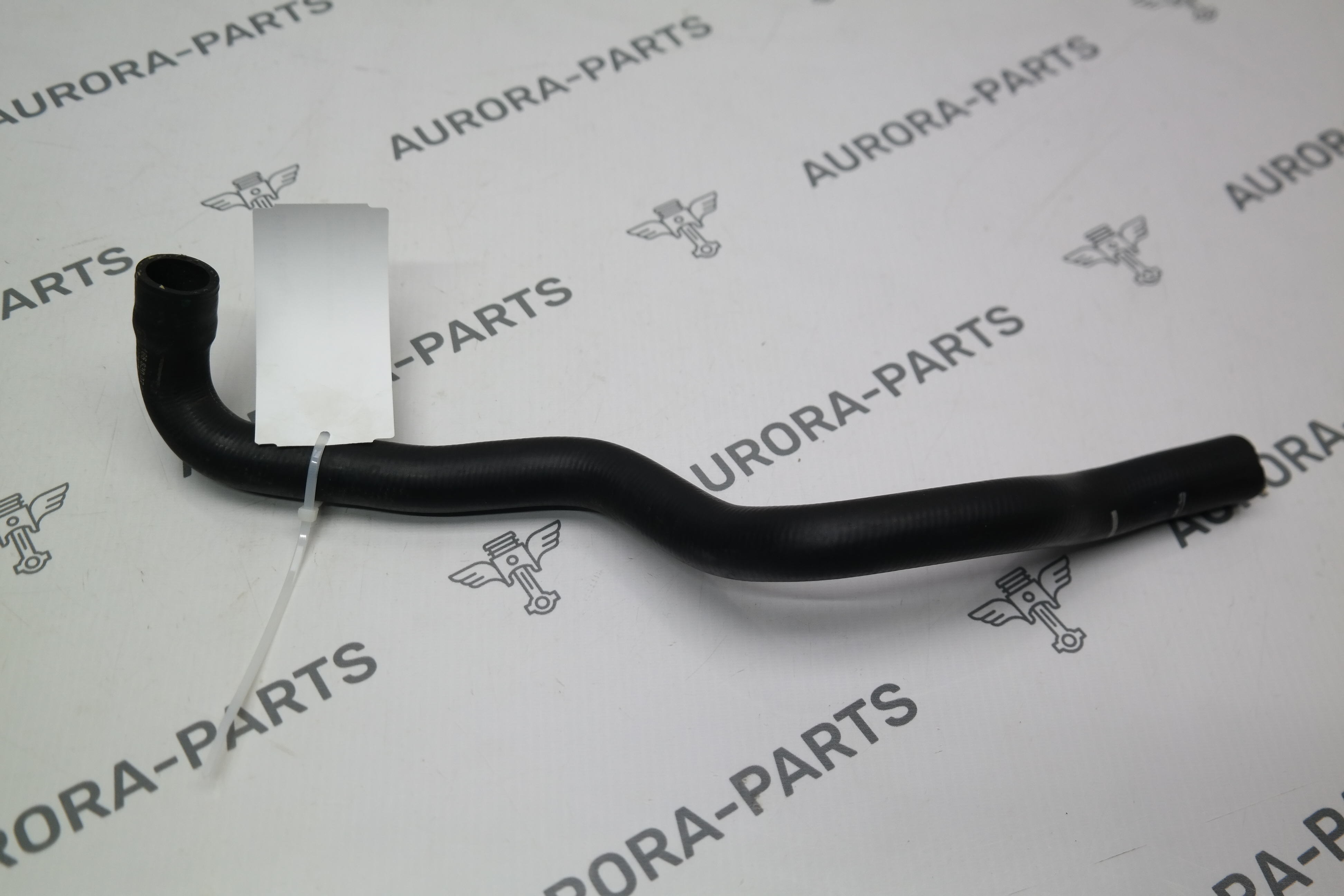 Патрубок системы охлаждения Mercedes GL/GLS