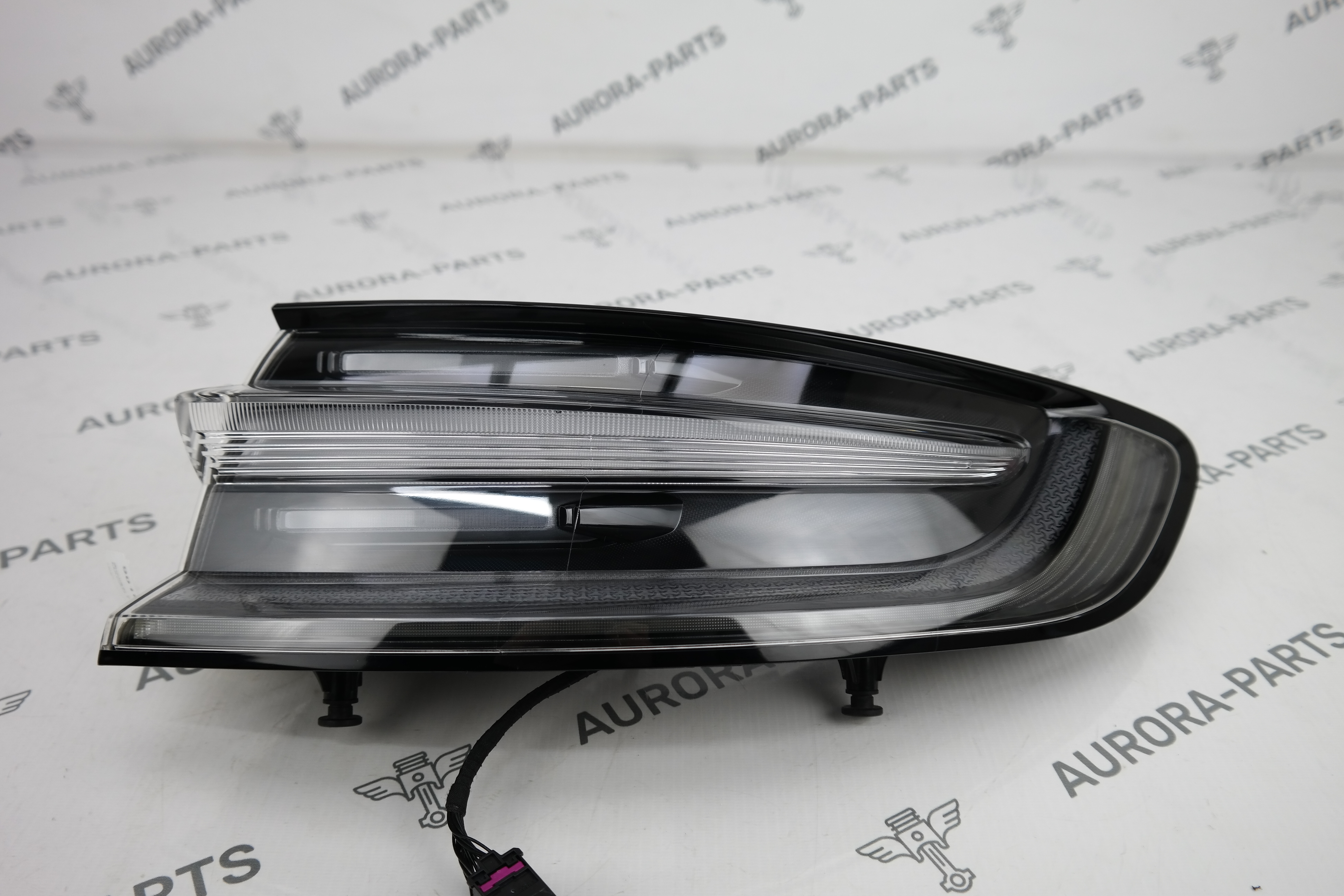 Фонарь задний RH в крыло рестайлинг затемненный 8SB Porsche Macan