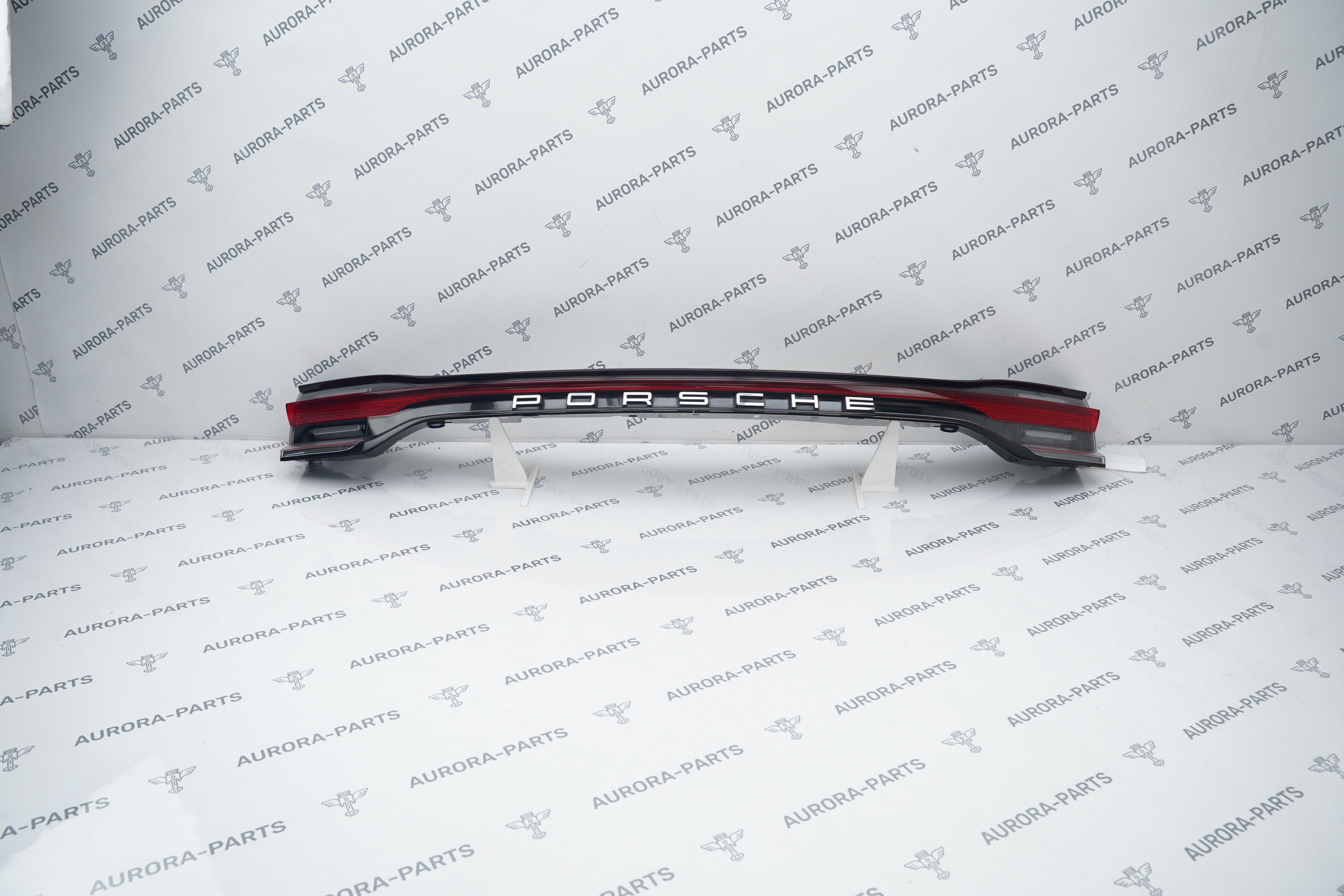 Фонарь в крышку багажника центральный Porsche Macan