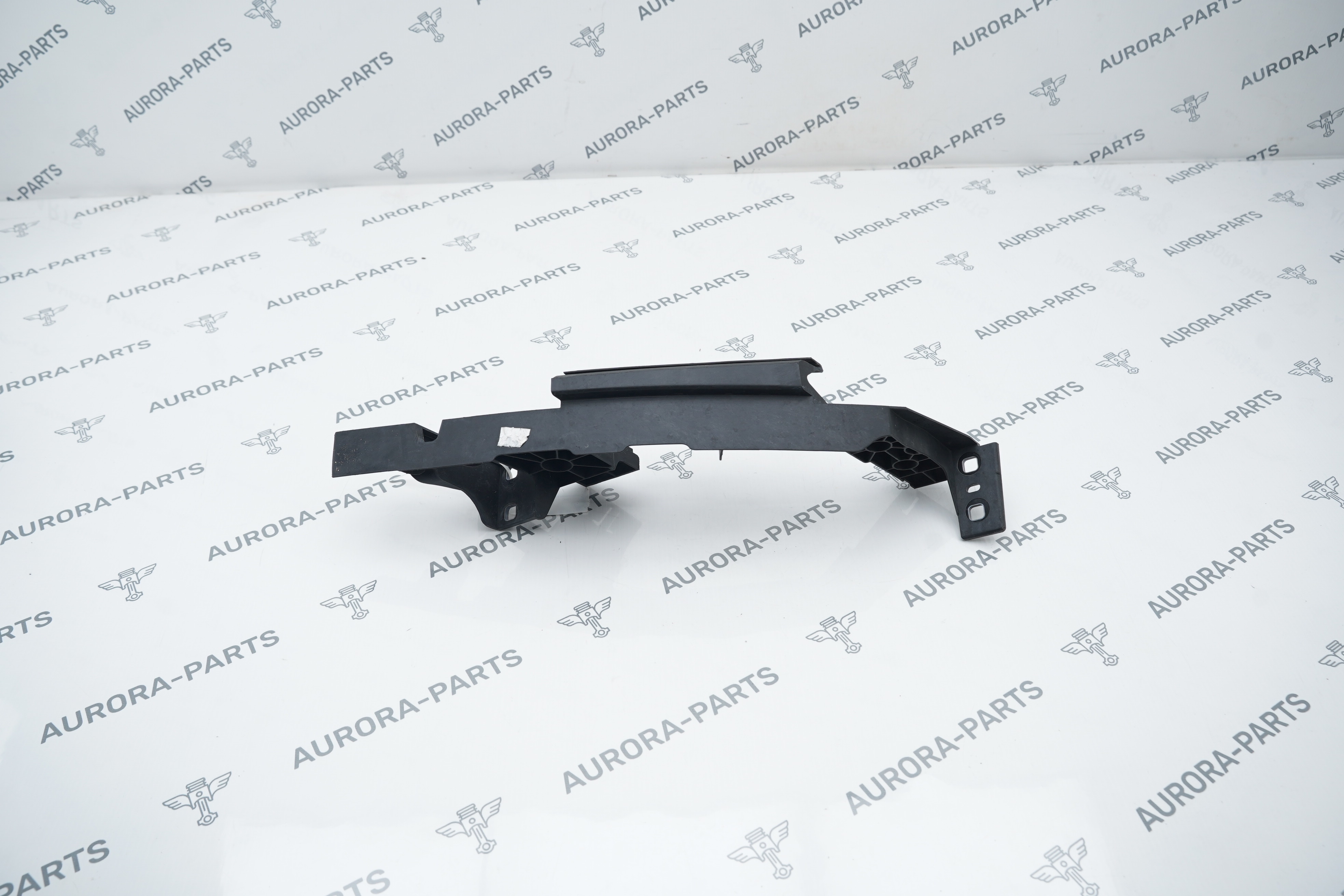 Кронштейн крепления фары LH Porsche Cayenne