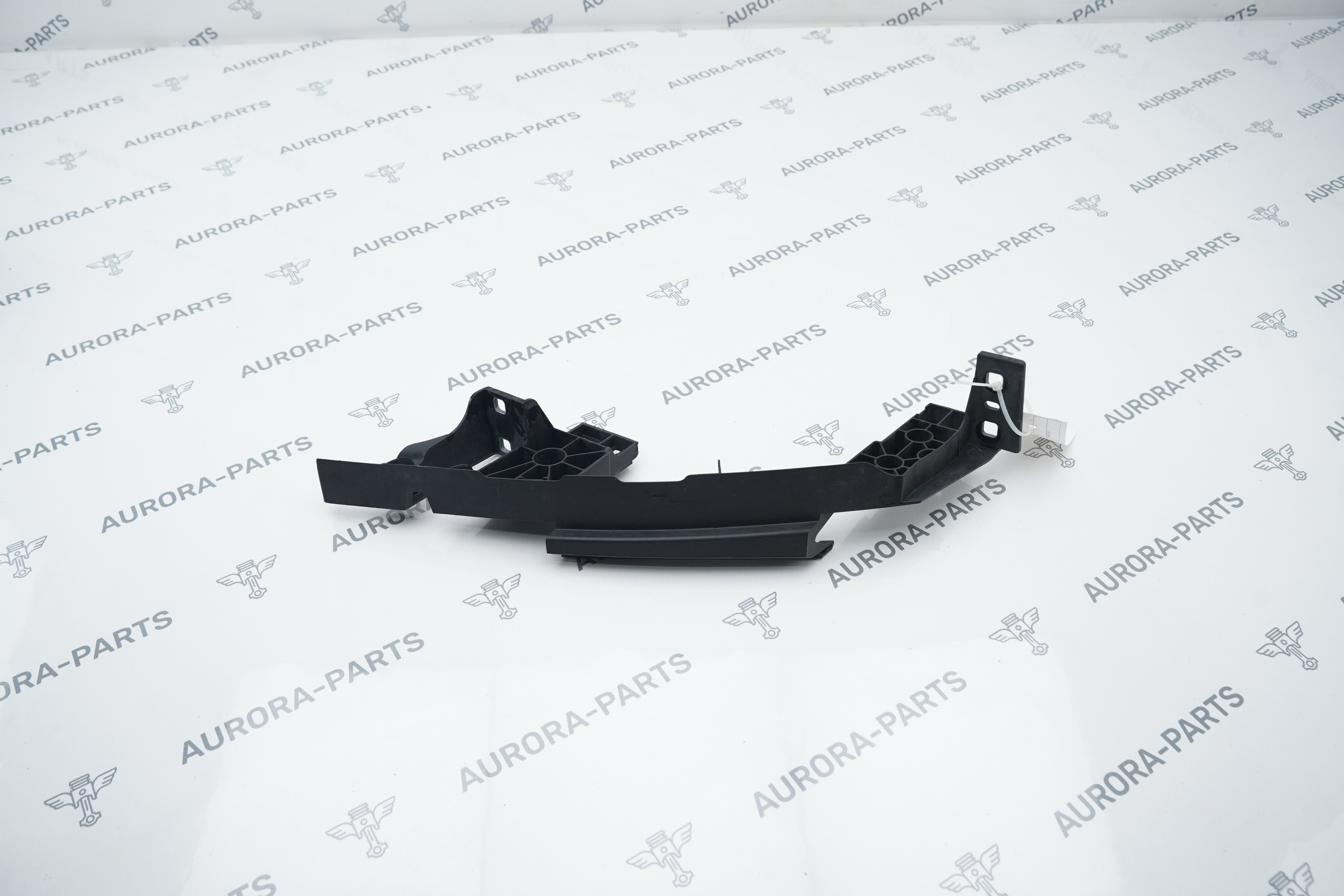 Кронштейн крепления фары RH Porsche Cayenne