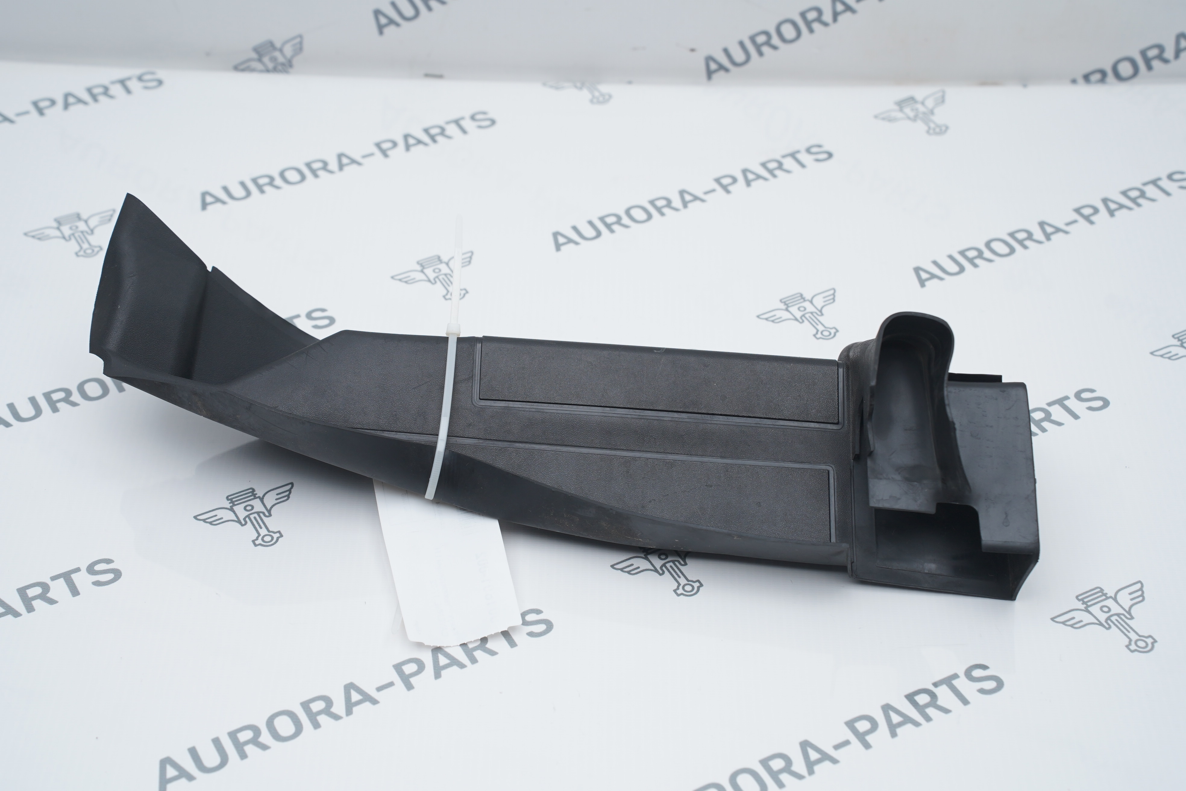 Кожух водоотводящий LH Porsche Cayenne