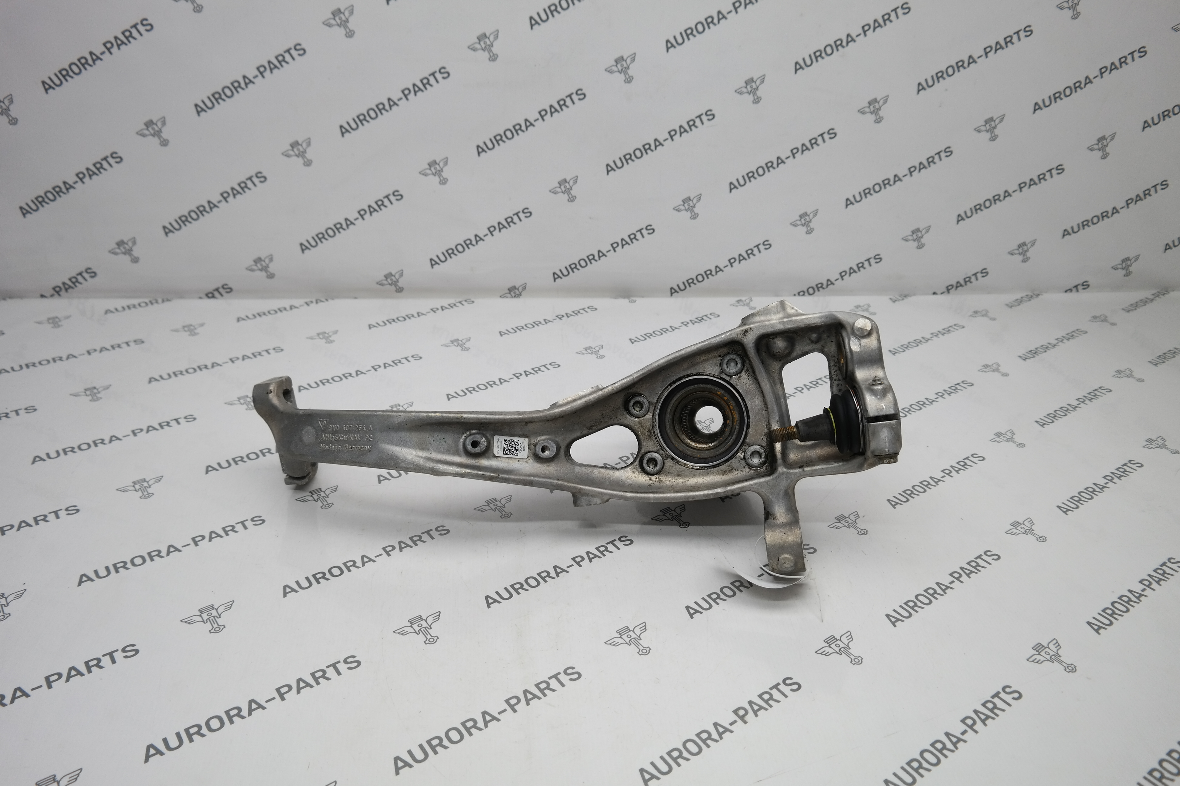 Кулак поворотный передней подвески RH Porsche Cayenne