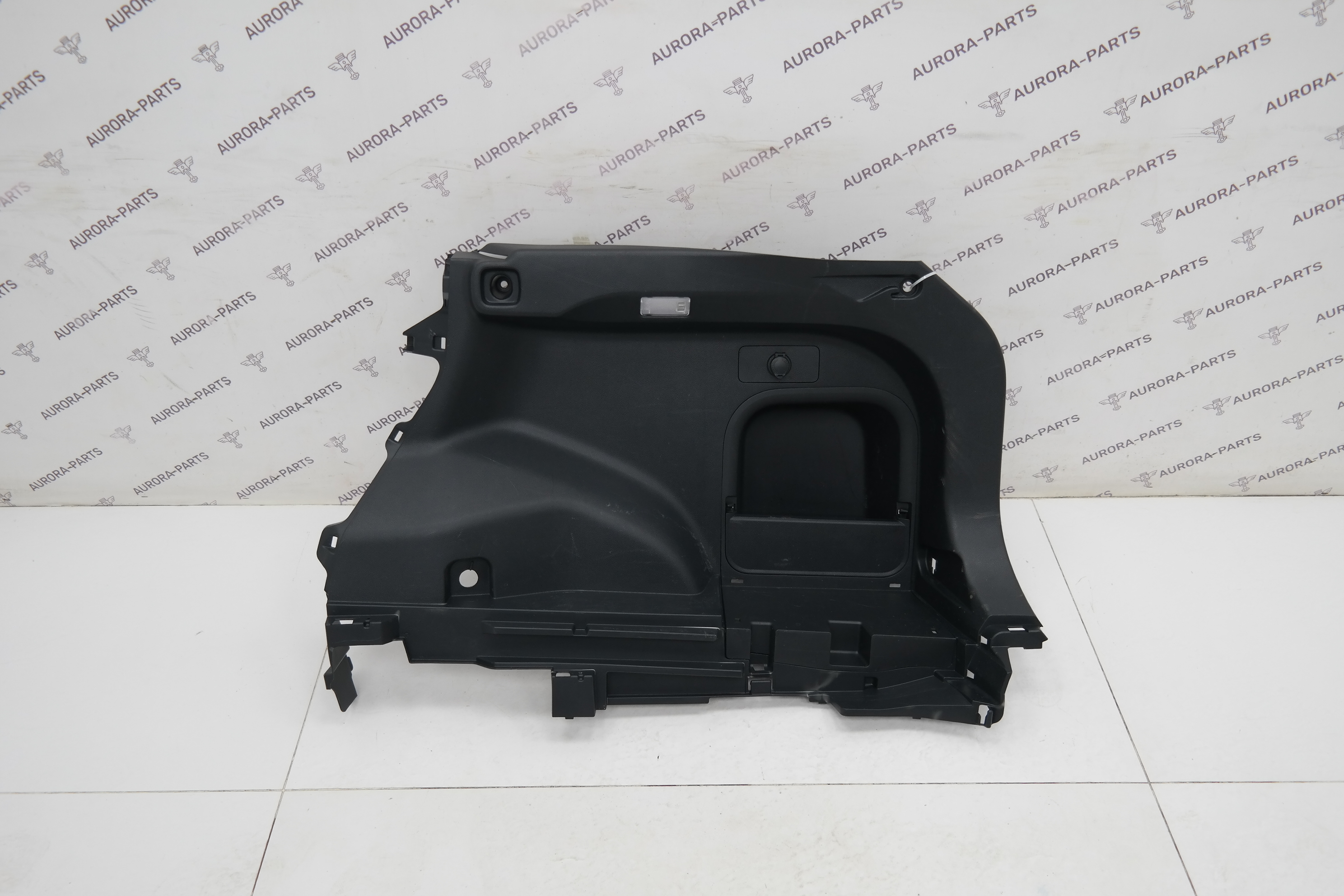 Обшивка багажника RH Toyota RAV 4