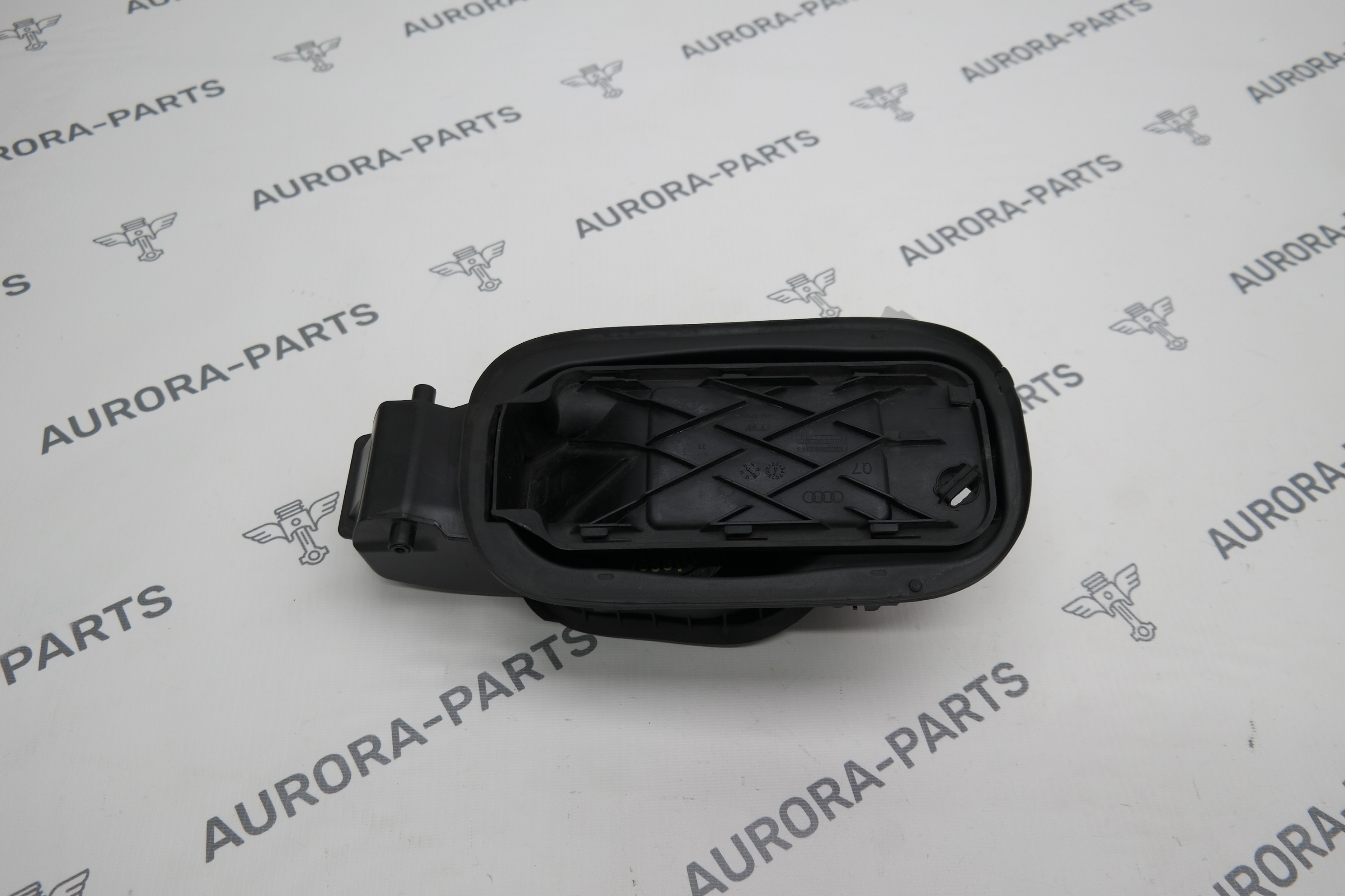 Колодец заливной горловины топливного бака Audi Q7