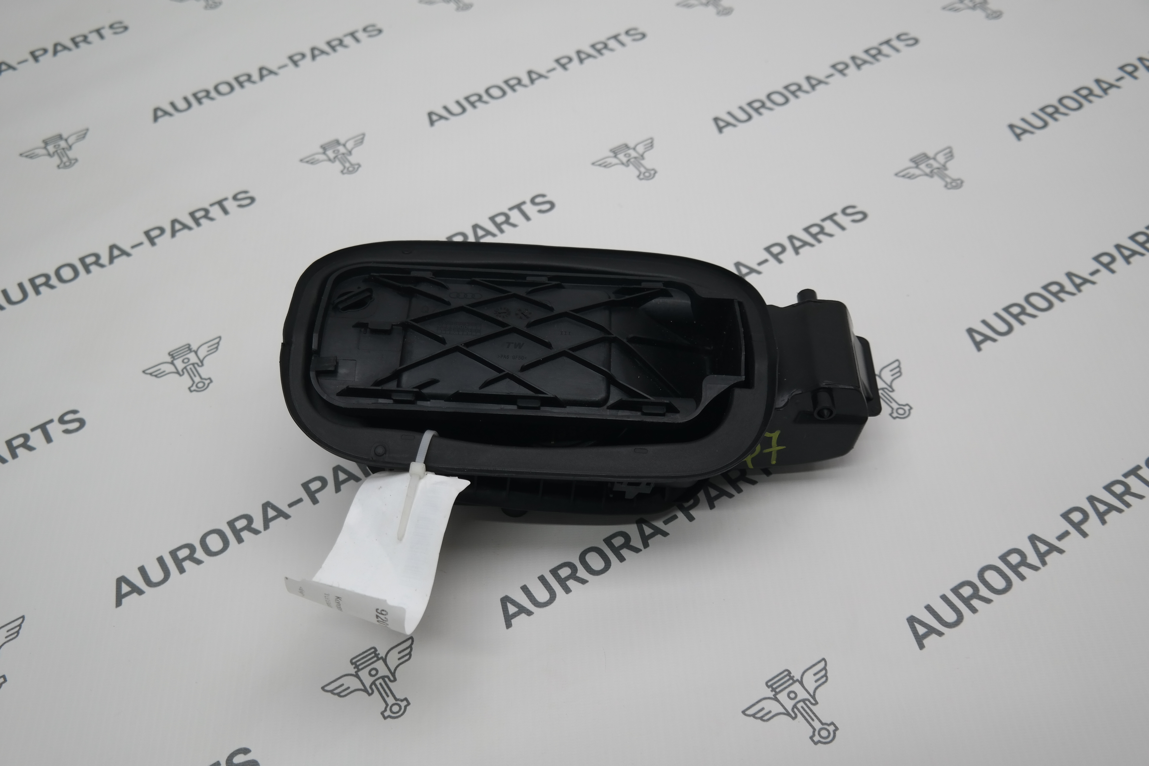 Колодец заливной горловины топливного бака Audi Q7