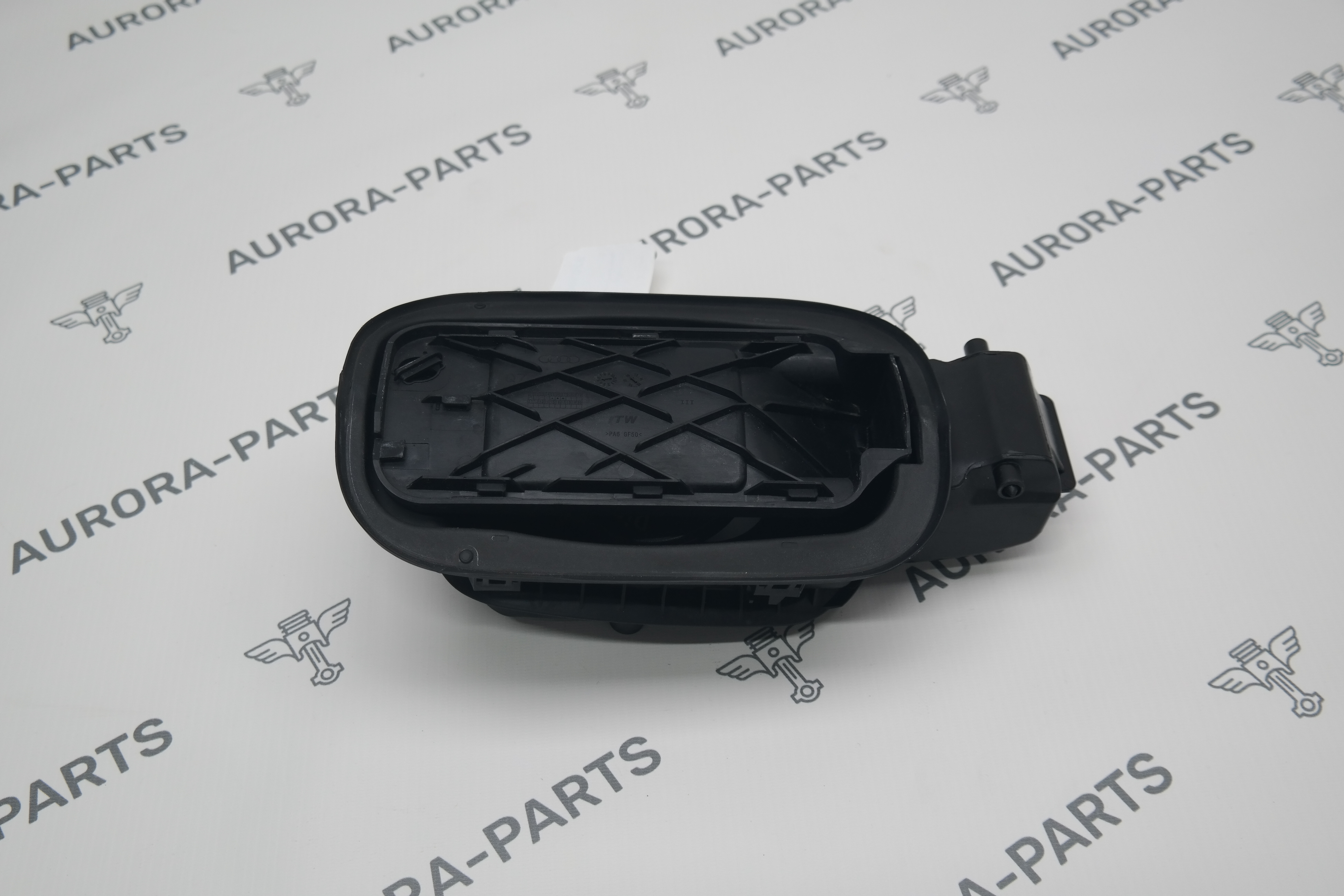 Колодец заливной горловины топливного бака Audi Q7