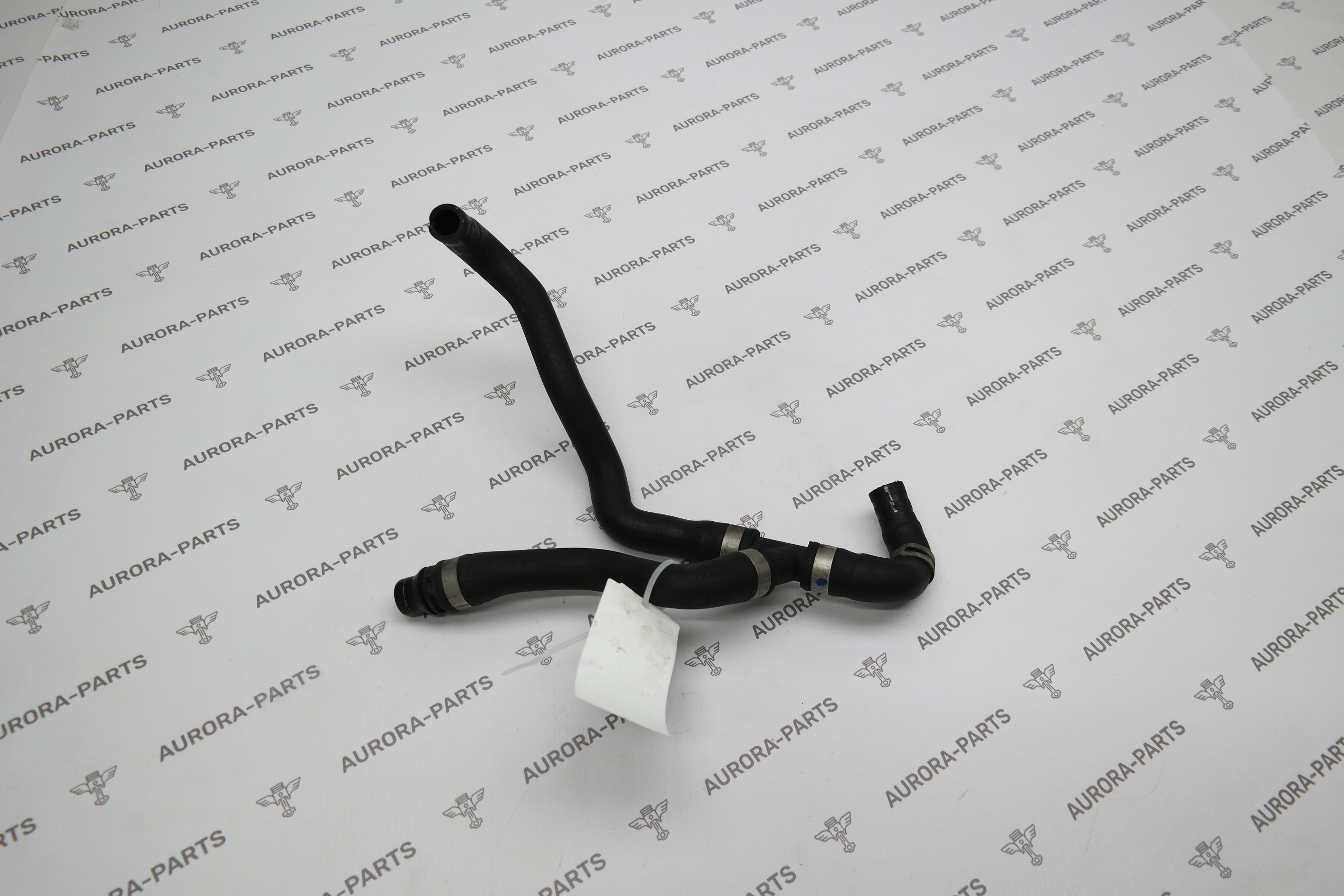 Патрубок системы охлаждения Volvo XC90