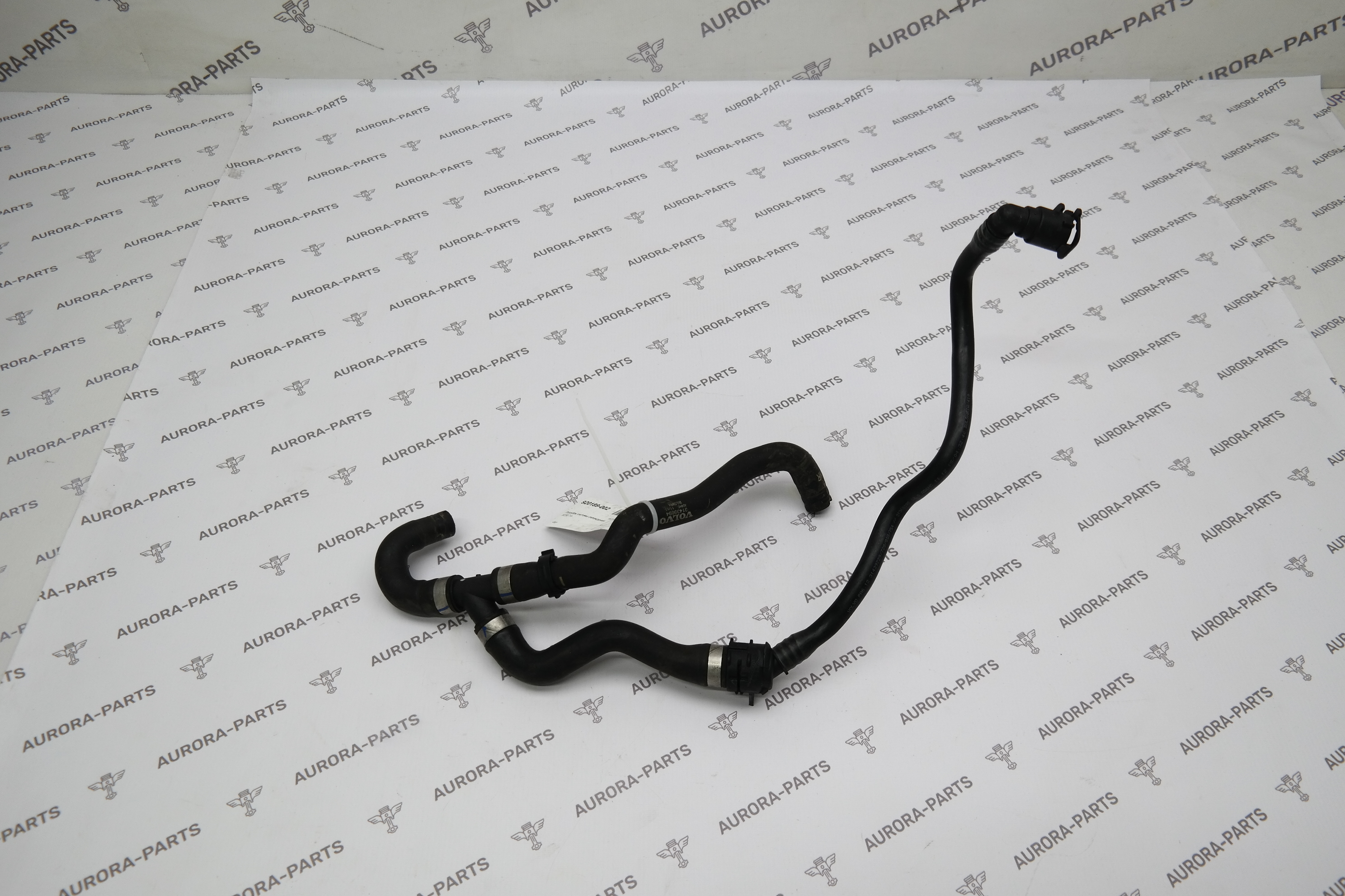 Патрубок системы охлаждения Volvo XC90