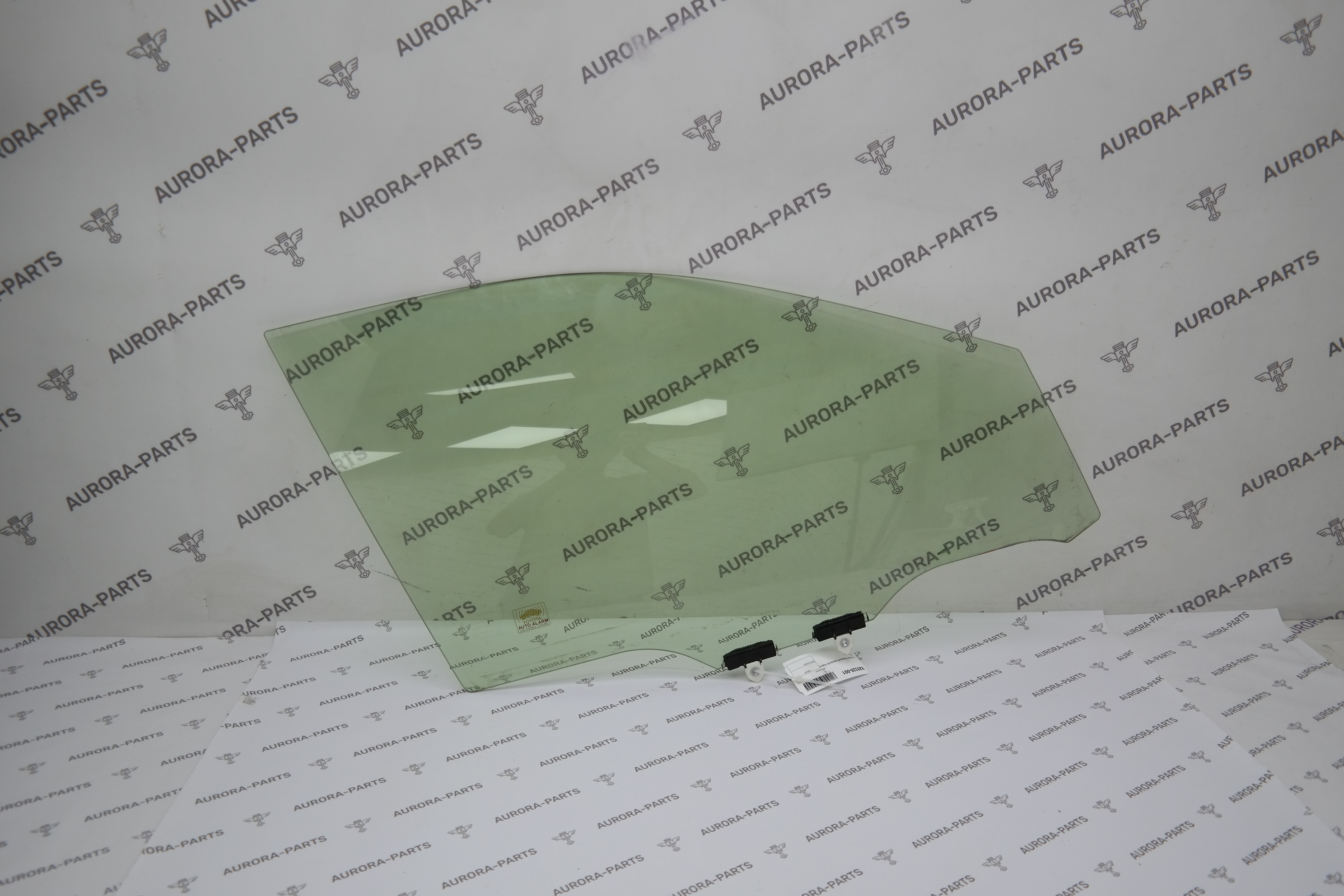 Стекло передней двери RH Toyota RAV 4 