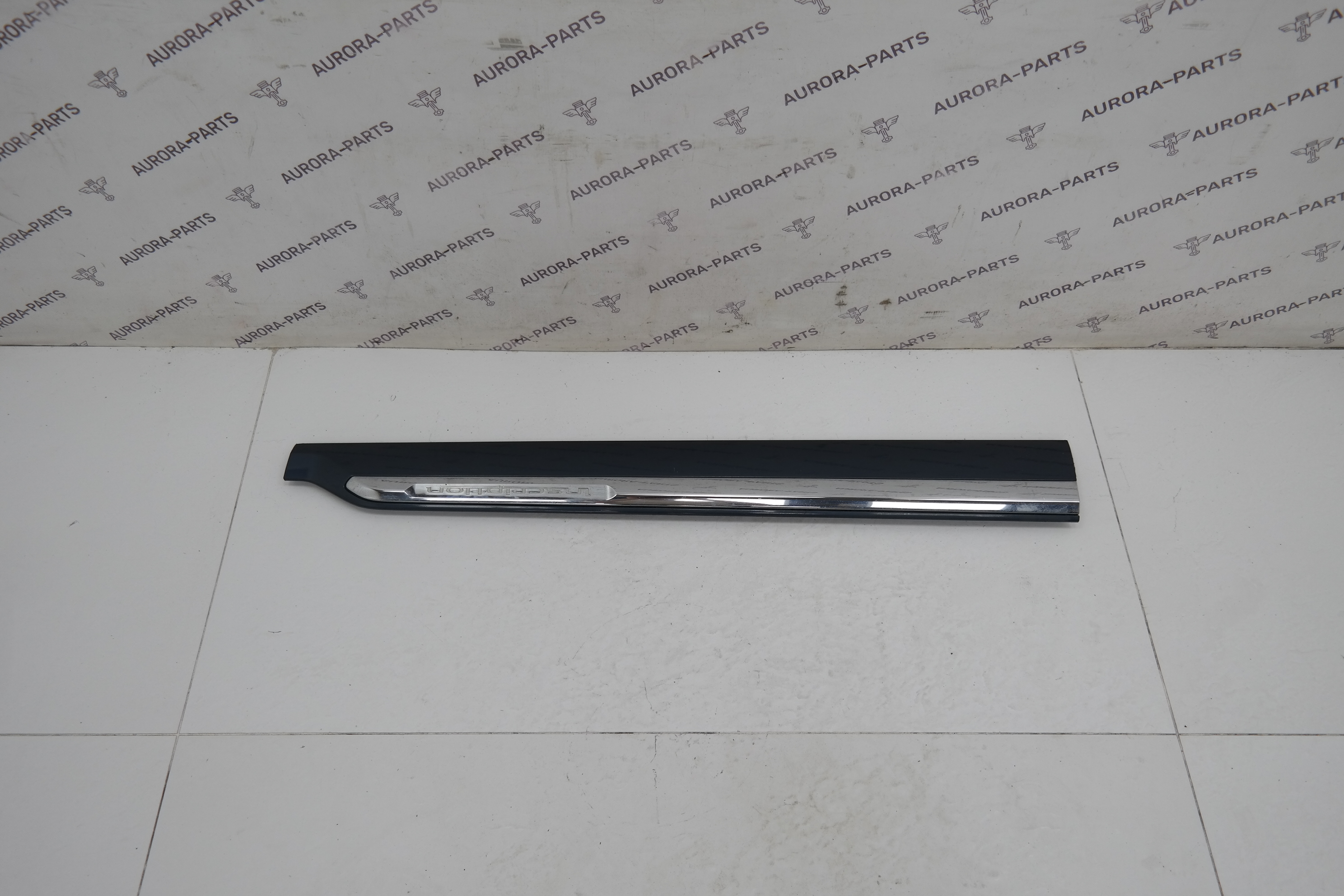 Молдинг передней двери нижний (Inscription) RH Volvo XC90