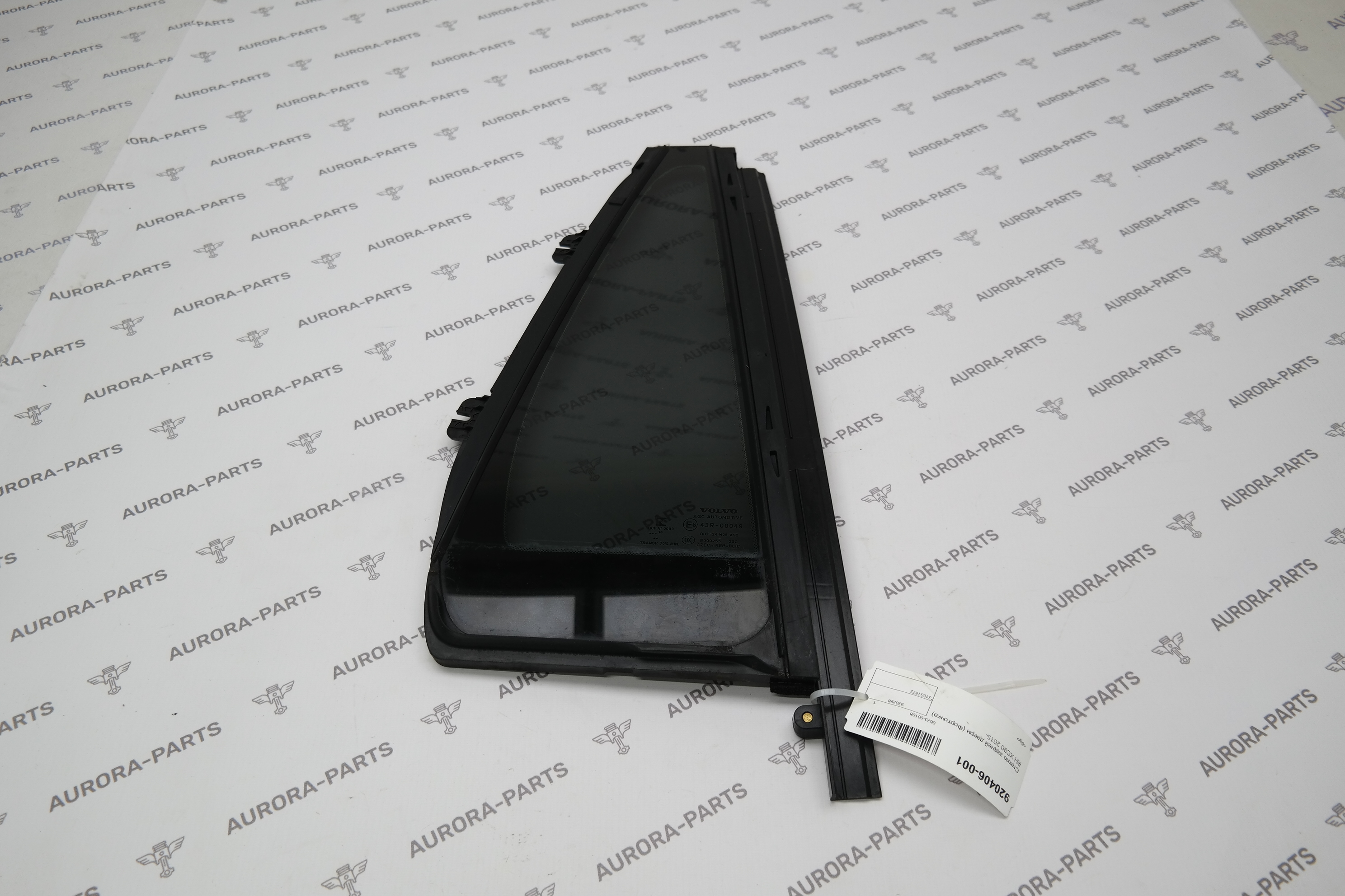 Стекло задней двери (Форточка) RH Volvo XC90