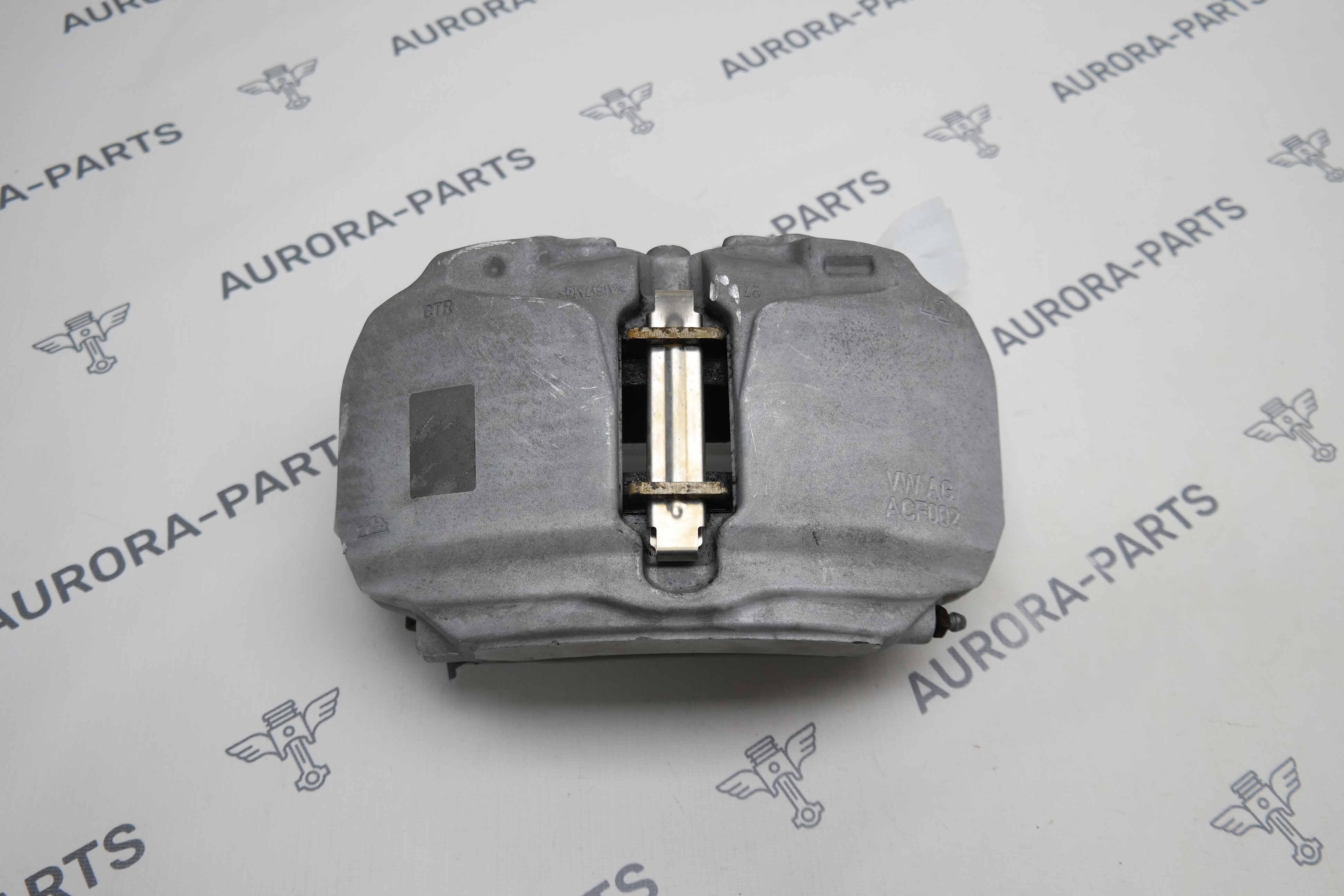 Суппорт тормозной передний RH (318X30) Audi A4