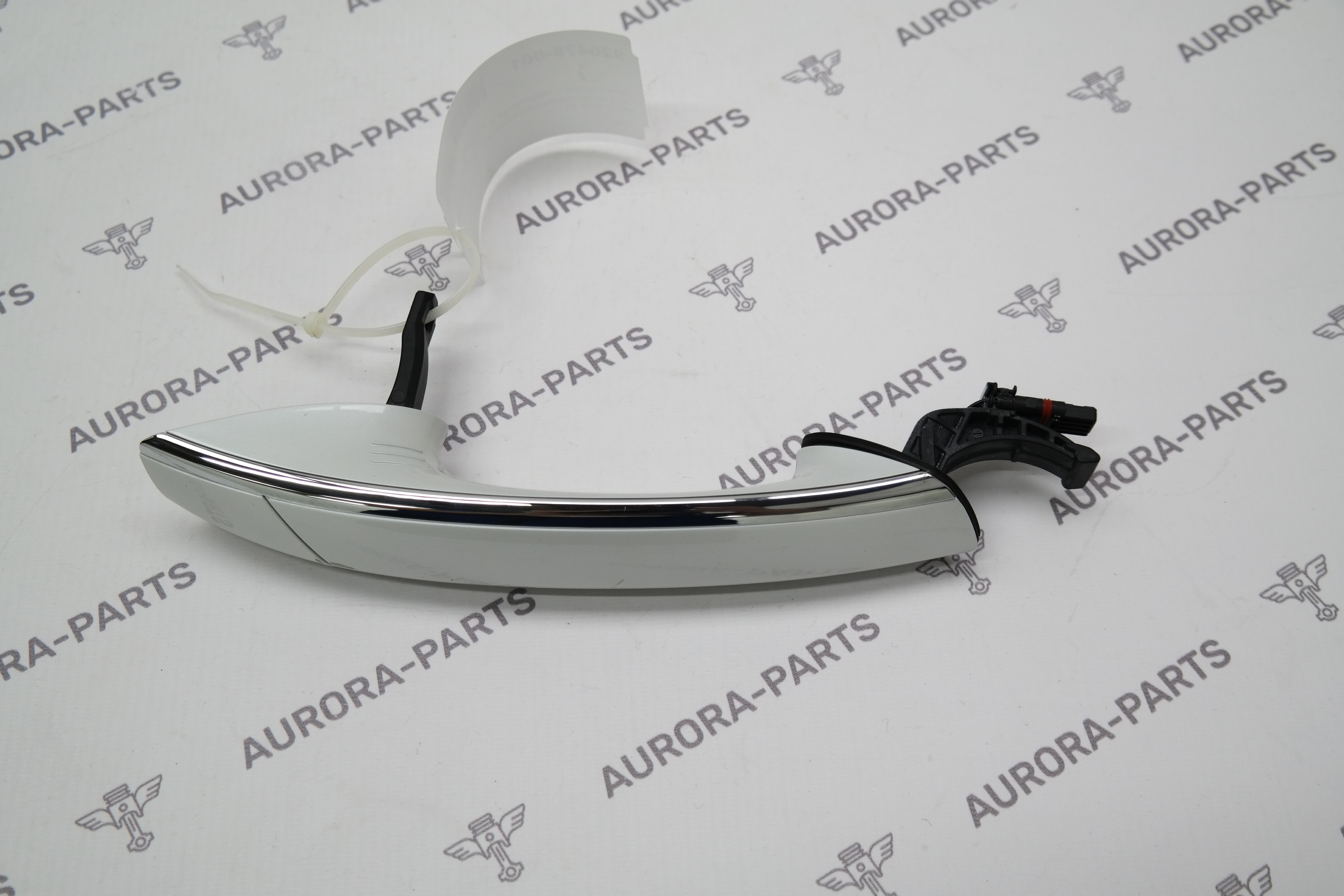 Ручка двери с подсветкой и системой комфортного доступа RH BMW 7-Series