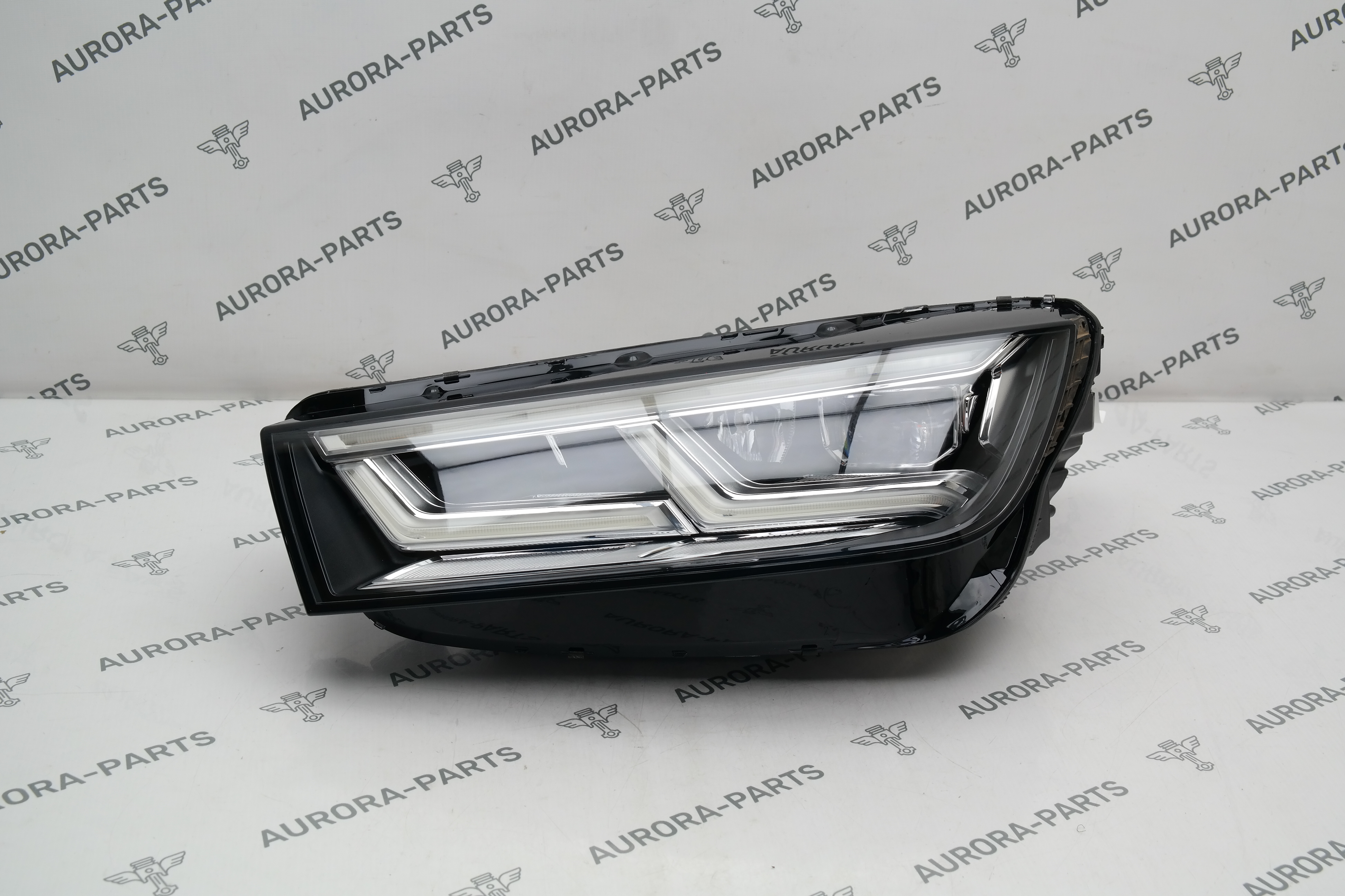 Фара передняя в сборе LH Audi Q5