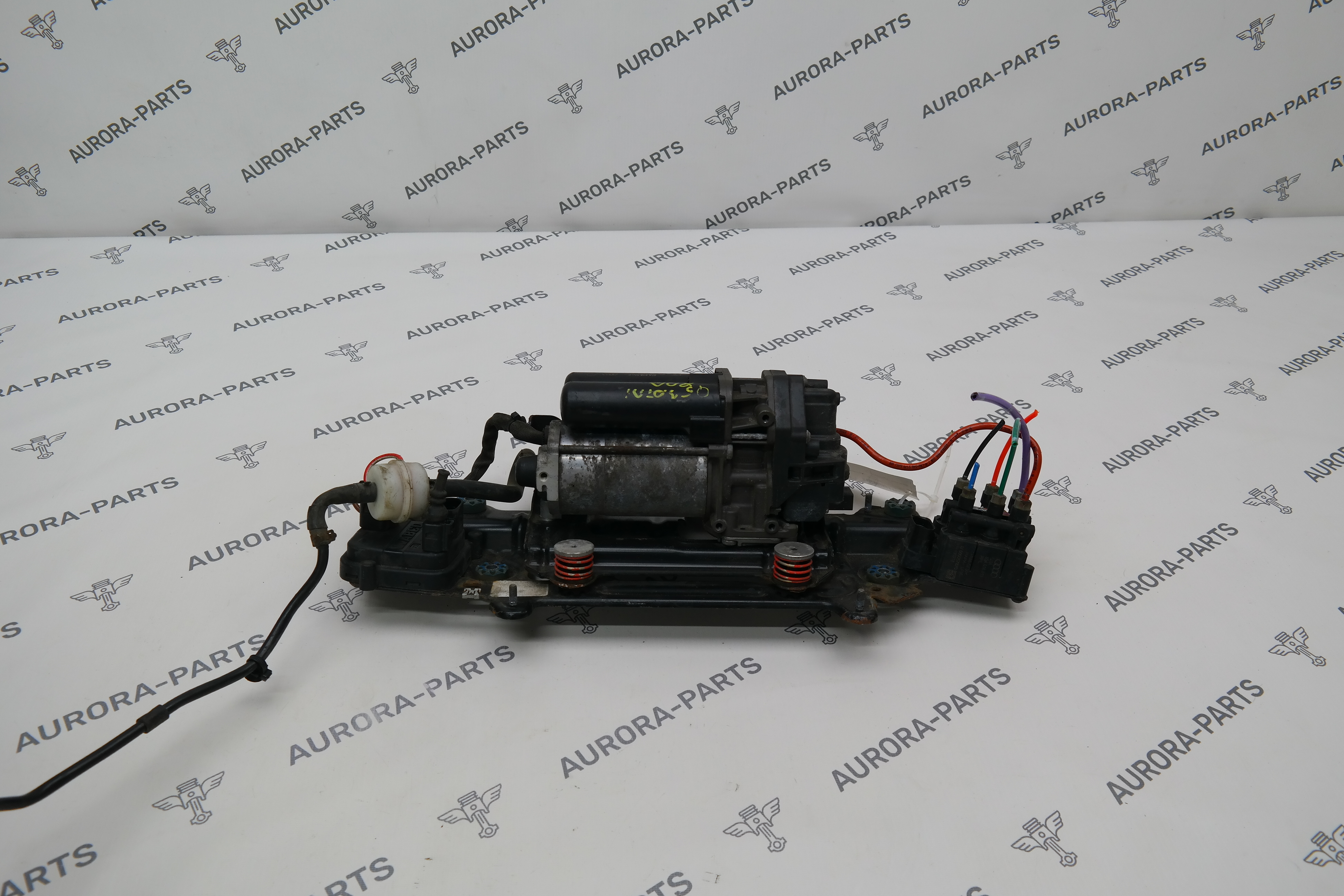 Компрессор пневмоподвески Audi Q5 