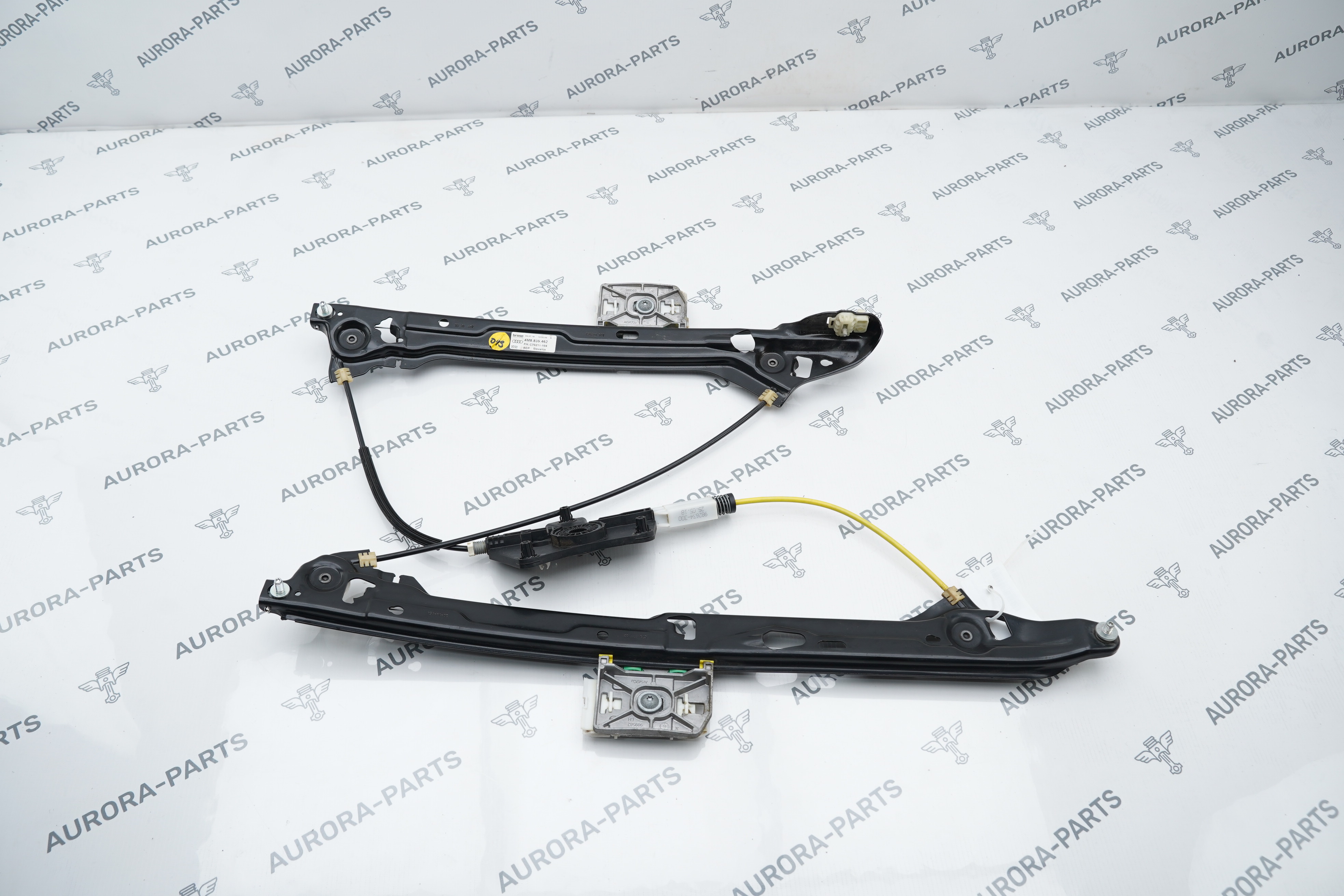 Стеклоподъемник двери задней RH Audi Q8