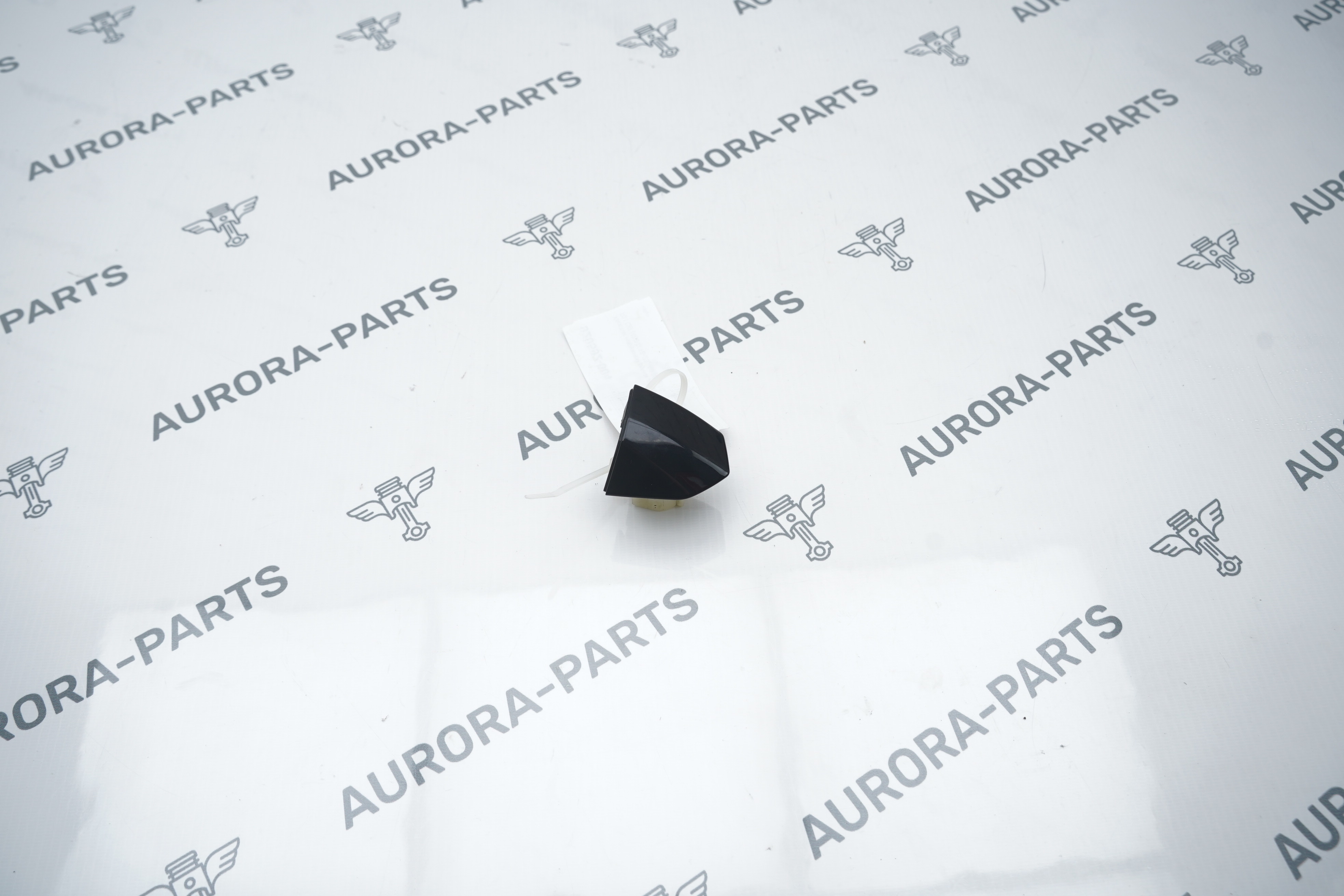 Хвостик наружной ручки двери RH Audi Q8