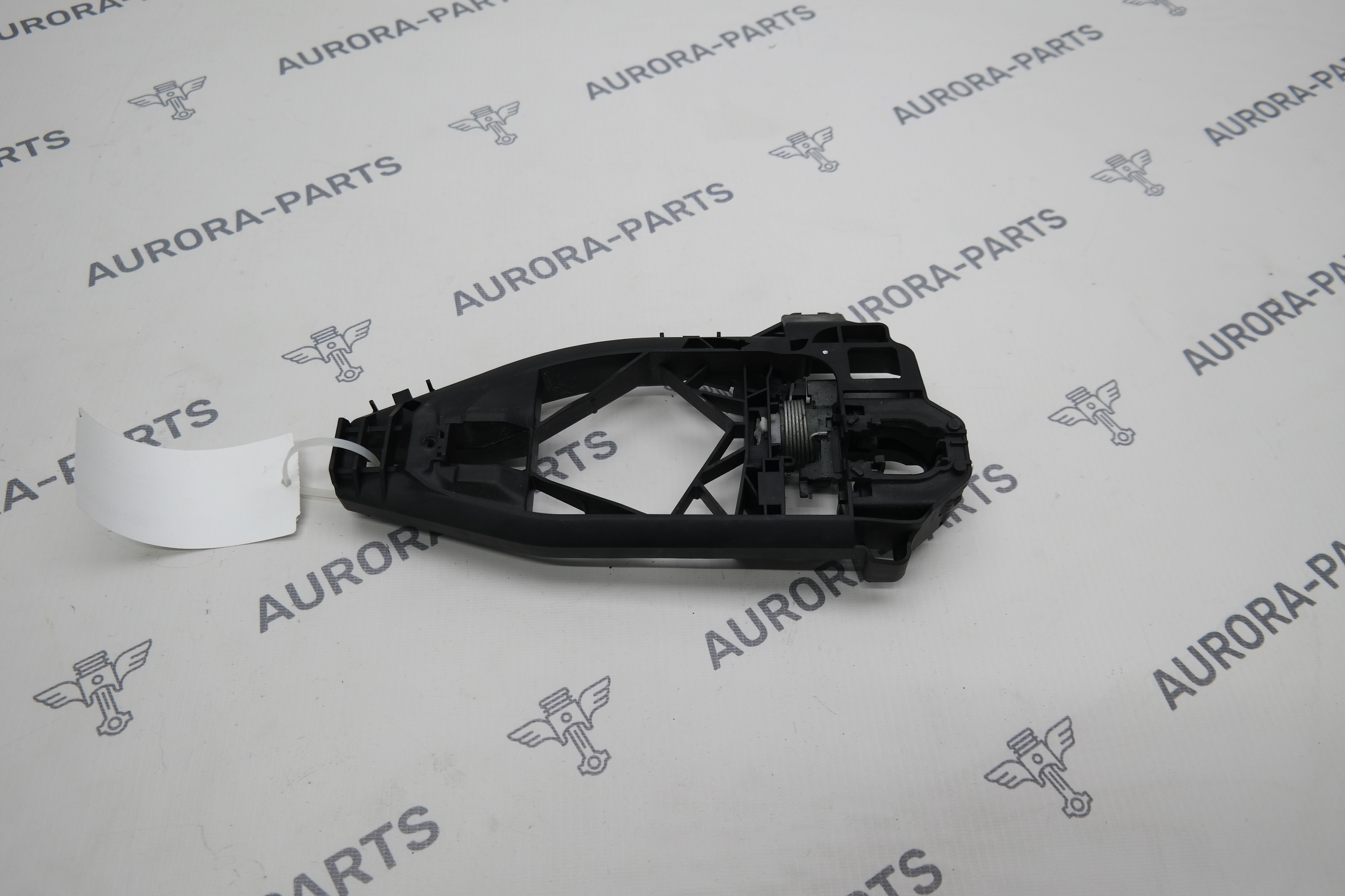 Кронштейн наружной ручки передней двери RH Audi Q8