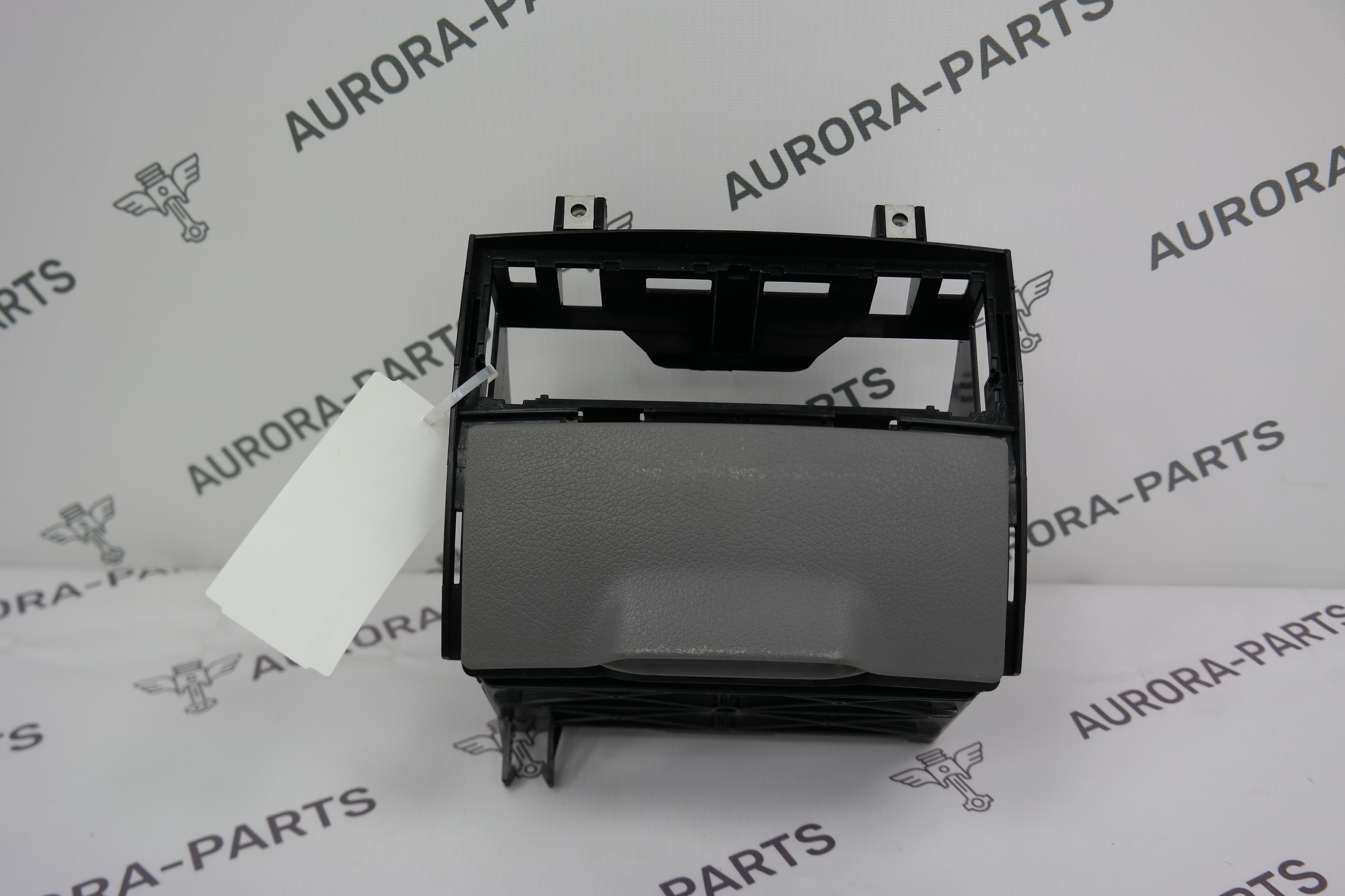 Кронштейн тахогрофа на передней панели Mercedes Sprinter