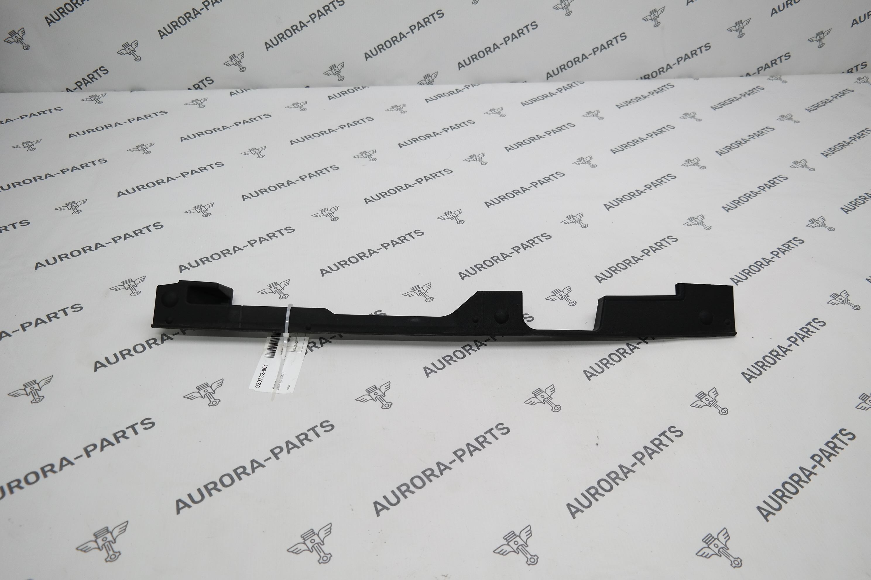 Накладка переднего крыла RH Audi Q5